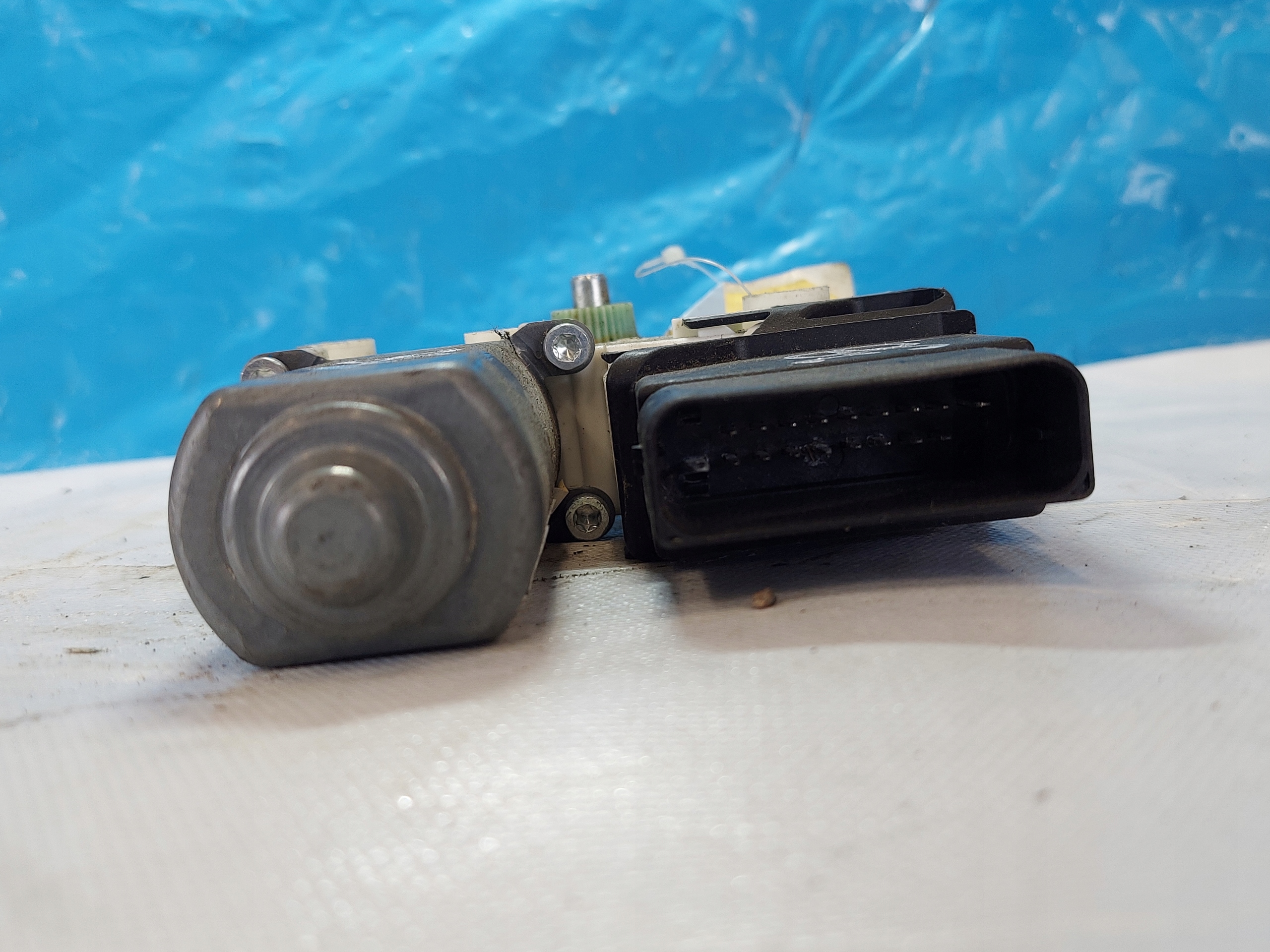 engine lifting windows GOLF V 993425200 right rear part