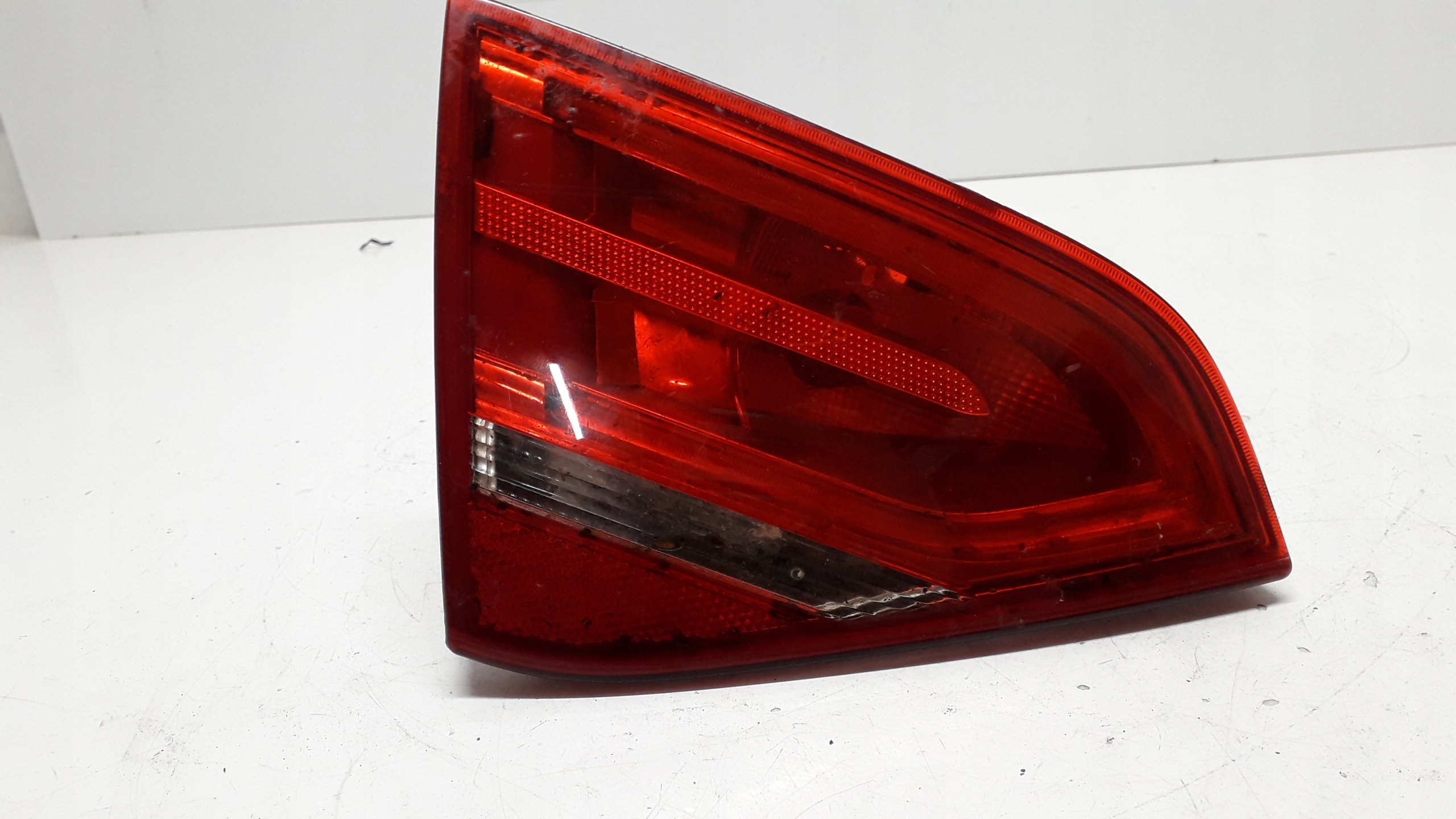 AUDI A3 8P CABRIO LAMPA LEWA TYLNA W KLAPE