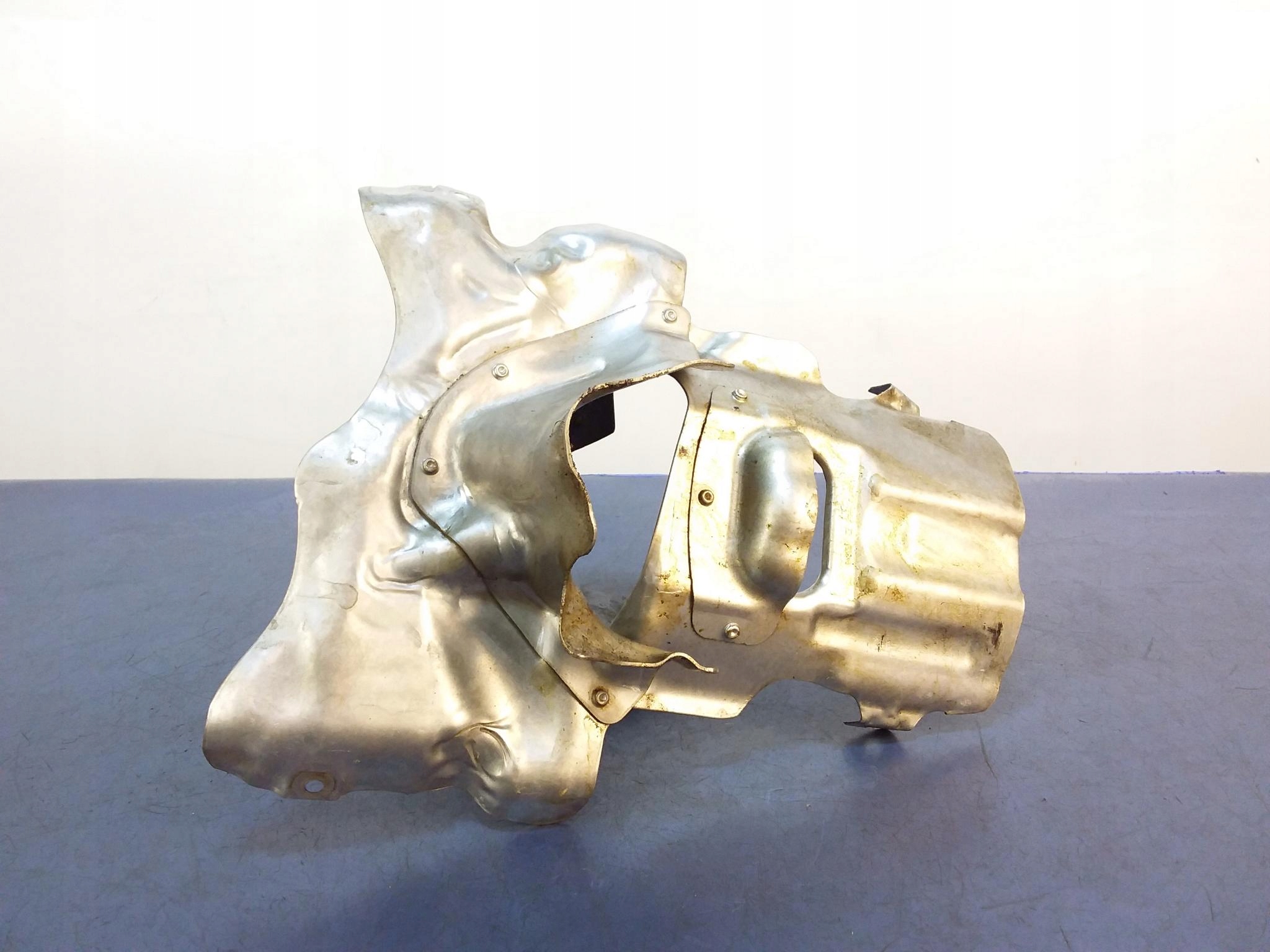 BMW 5 G30 4.4 тепловой экран 8600300