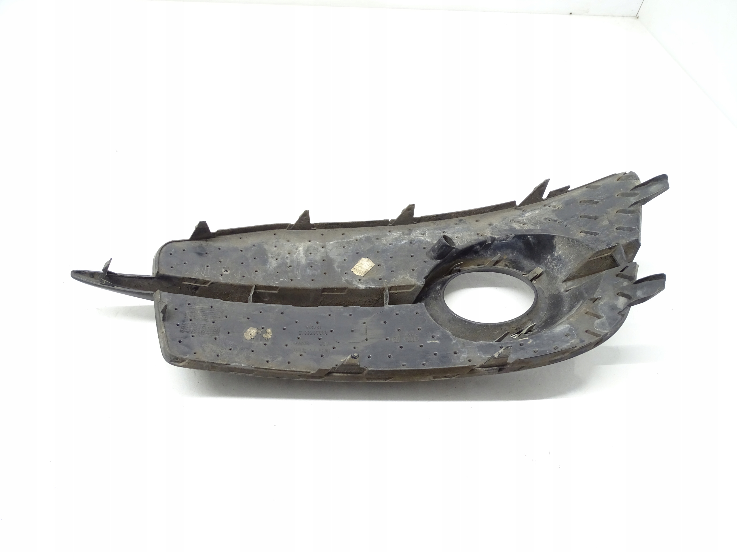 grid of a bumper left front left front AUDI Q3 8U 8U0807681D