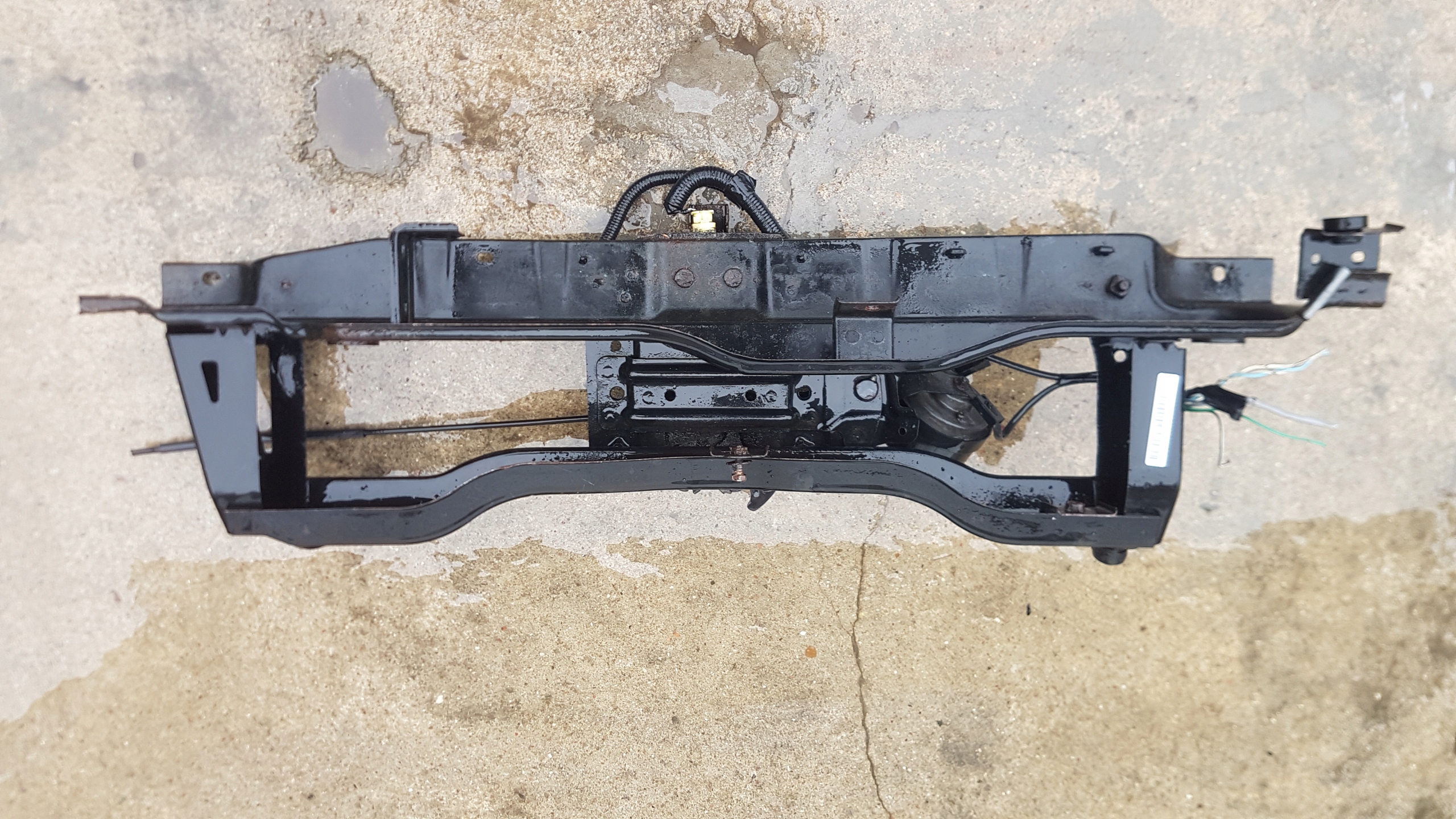 support panel for radiators upper NISSAN NV200
