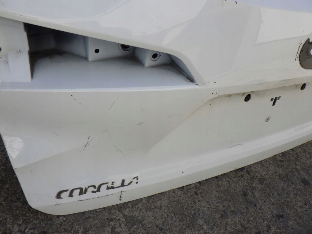 TOYOTA COROLLA E21 KOMBI 18- Heckklappe