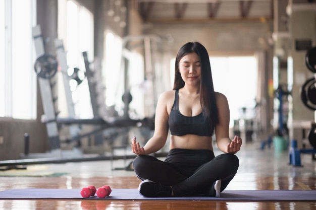 2SZT ZESTAW HANTLE CIĘŻARKI HANTELKI FITNESS 2x1KG FIOLETOWE CIĘŻARKI WINYL Waga 2x 1 kg