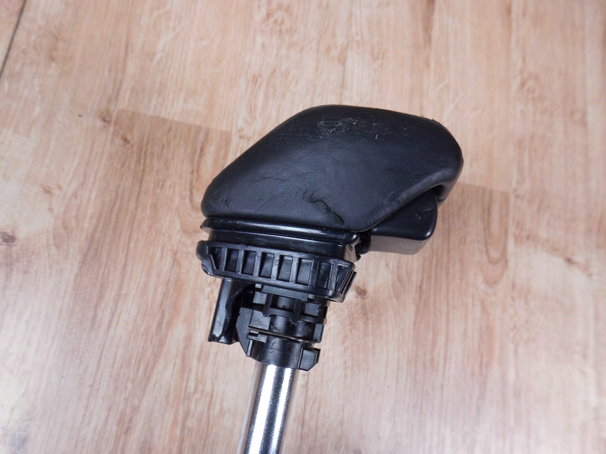 Toyota RAV4 V 2018+ trim sleeve knob