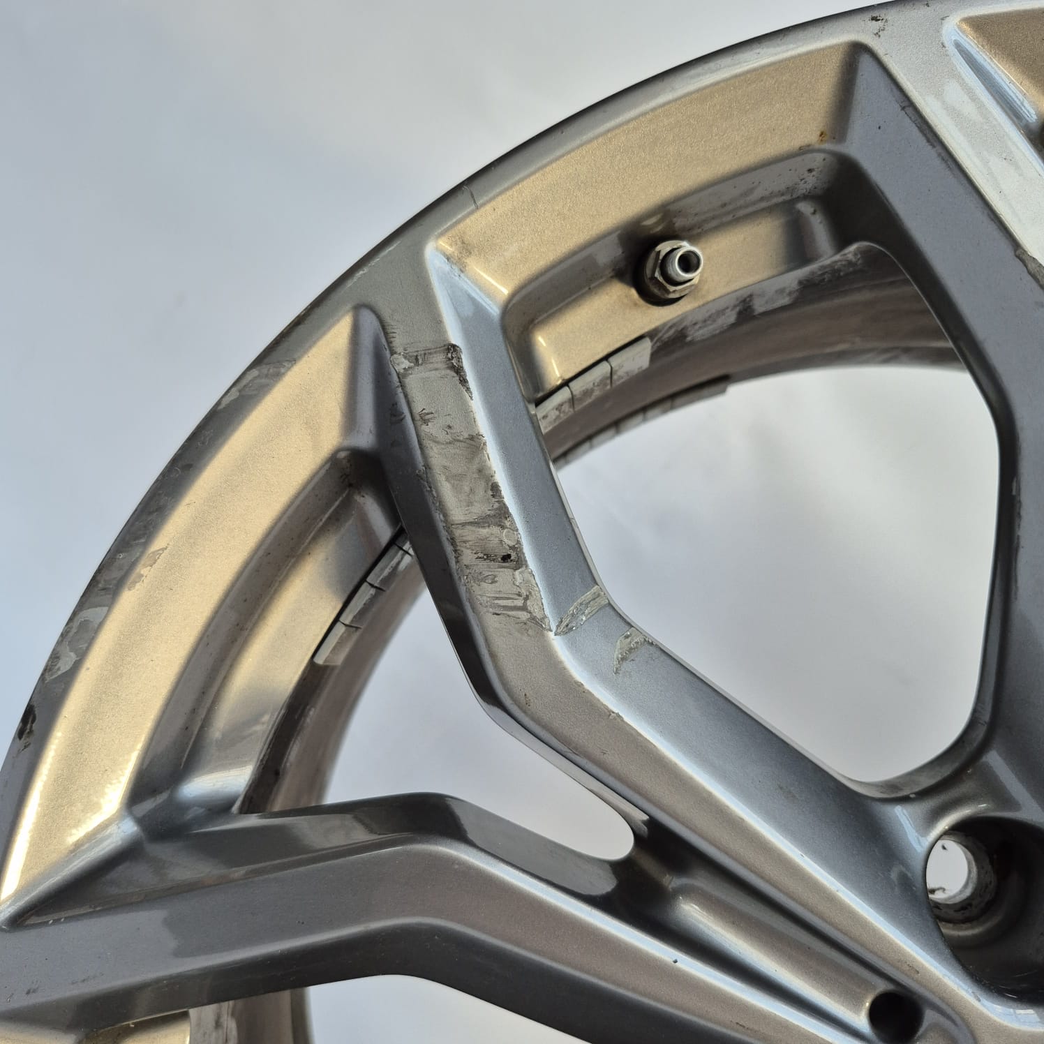 BMW 6877328 7,5JX19H2 19" disk hliníkový