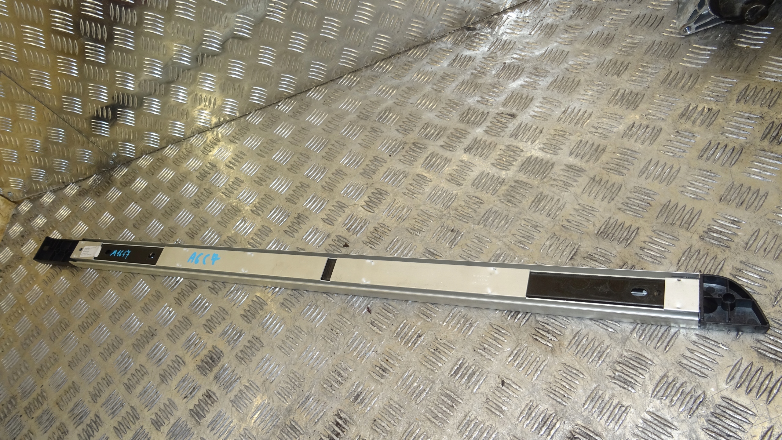 rail boot left 4G9863555A AUDI A6 C7 KOMBI