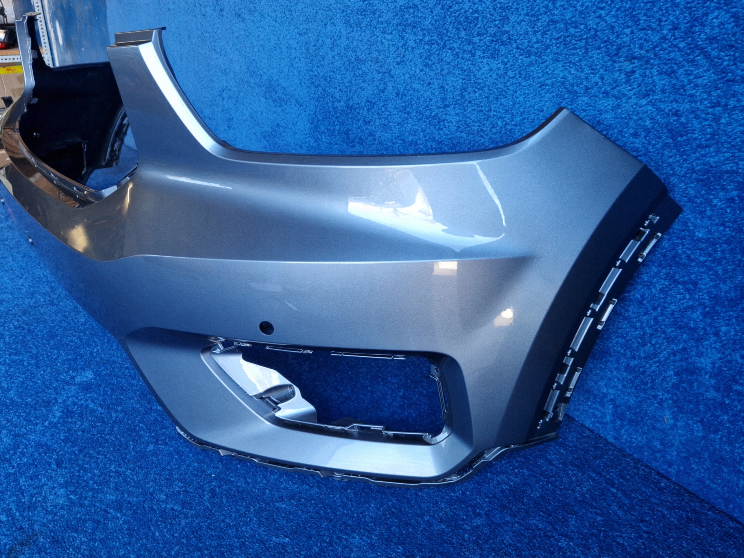 VOLVO XC40 2017-2022 bumper front front PDC DO LAKIEROWANIA 31449359