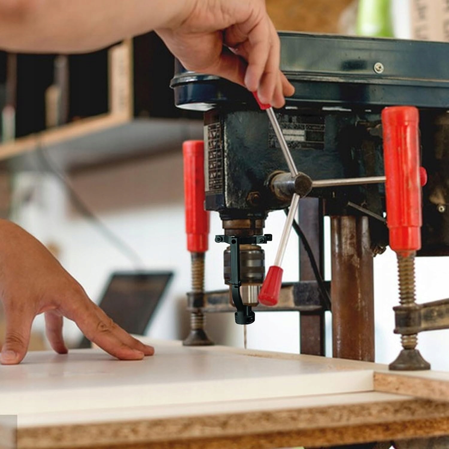 DŁUTARKA, PRZYSTAWKA DO DŁUTOWANIA DO WIERTARKI I ZE ŚRUBAMI Marka bez marki