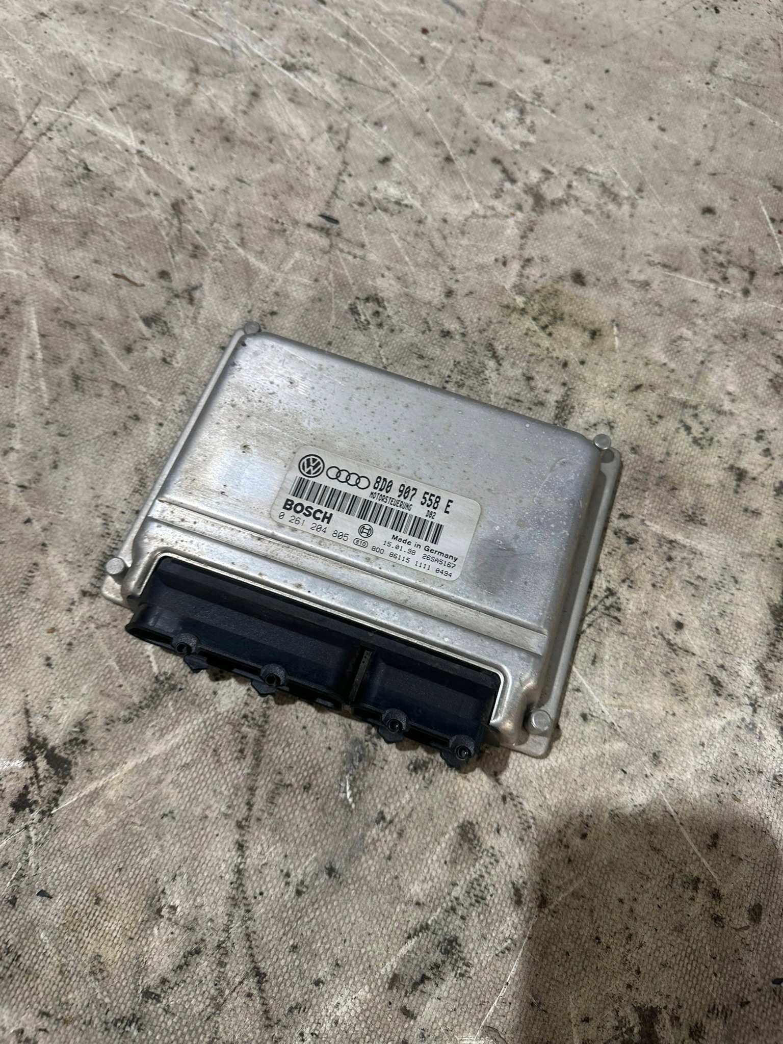 bedienteil des motors AUDI A4 B5 1.8T 8D0907558E