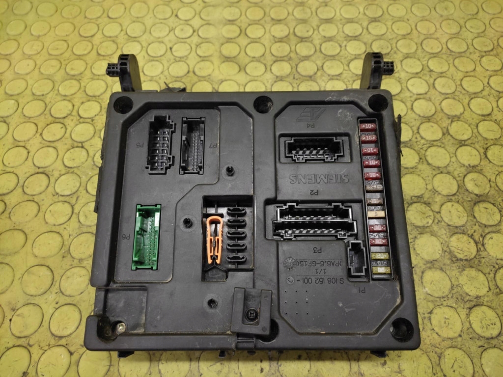 VW SHARAN et Module fusibles S110730200D