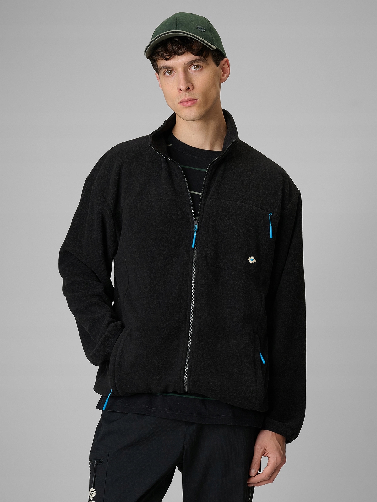 4F Pánský Svetr Černý Relaxed Rozepínací Teplý L