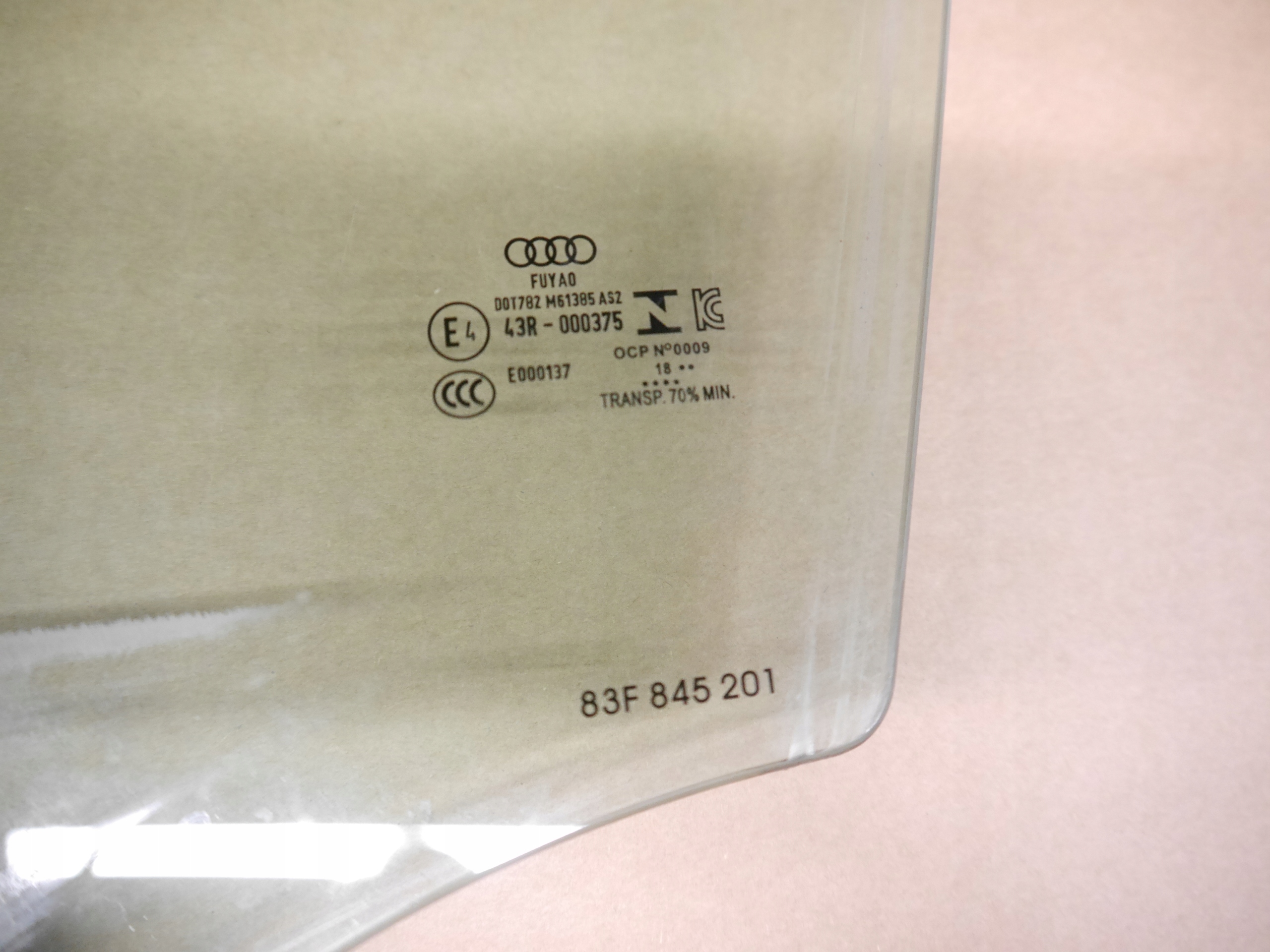 AUDI Q3 83a стекло передней двери 83F845201 SPORTBACK