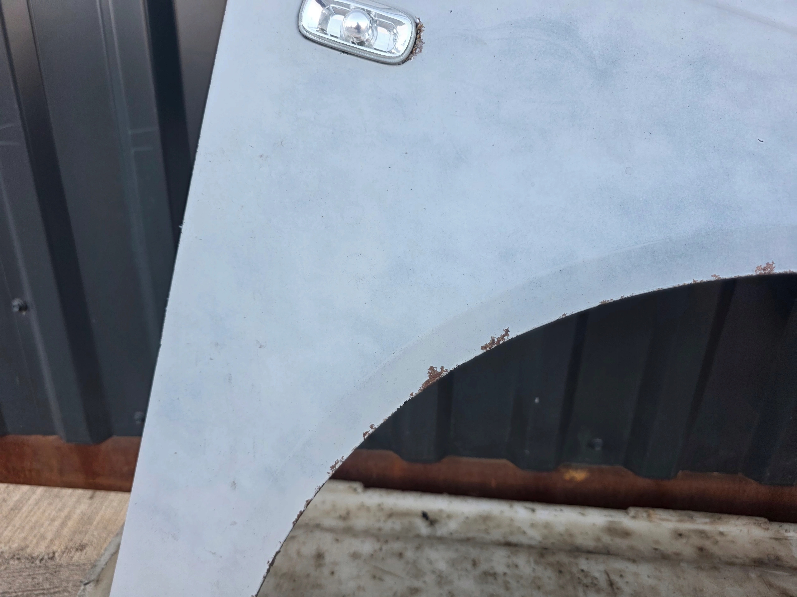 fender right front AUDI A4 B7 2004-2007 DO MALOWANIA !!!