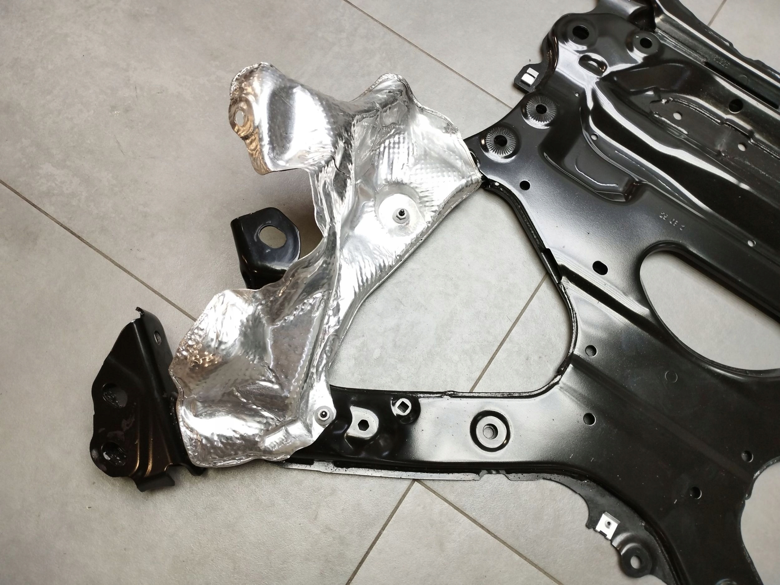 Audi A5 B10 axle beam subframe axle beam 8B1399347D