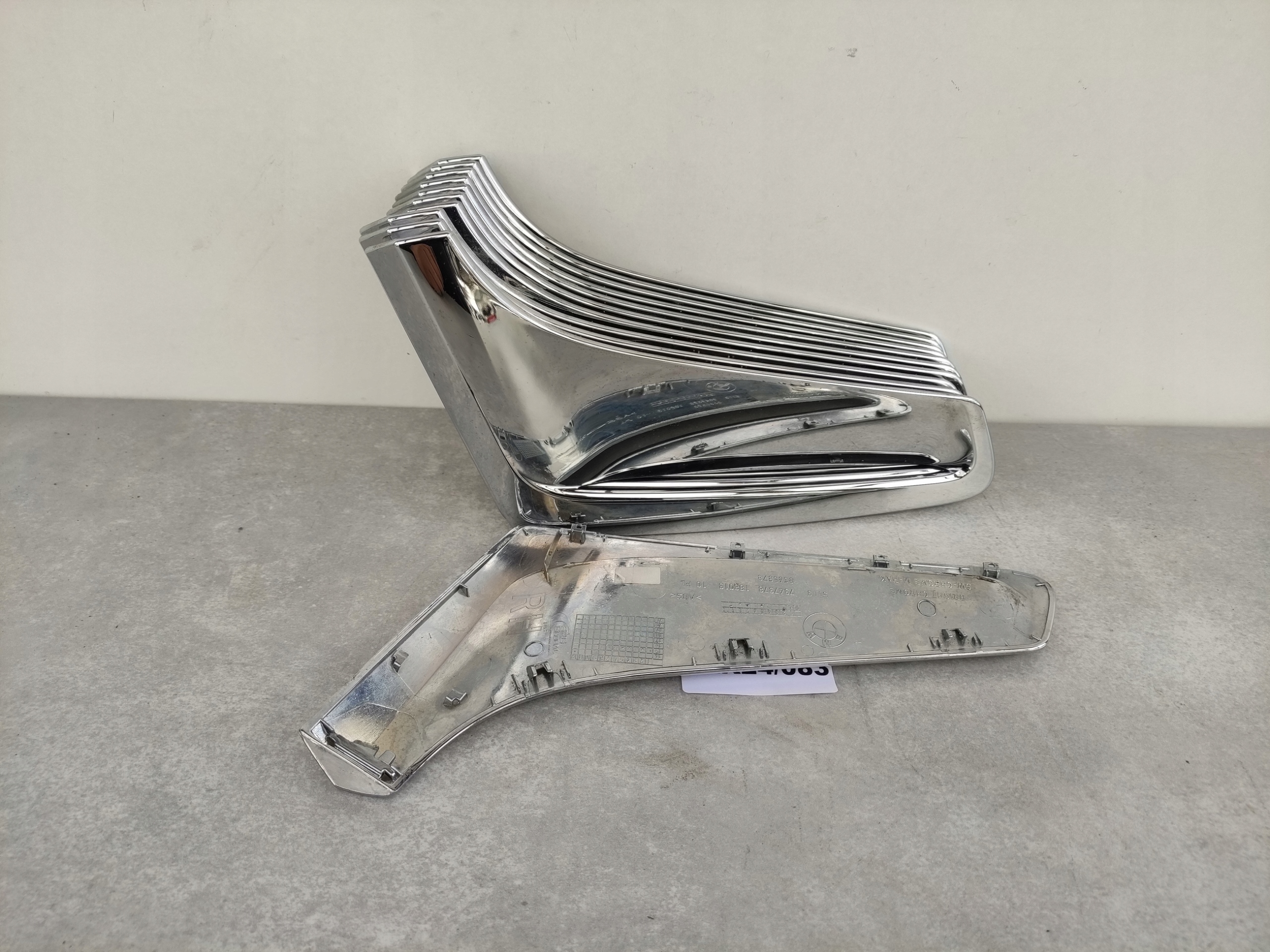 BMW 7 G11 G12 m-packet pravý CHROM lišta přívod blatníku PAK24/083