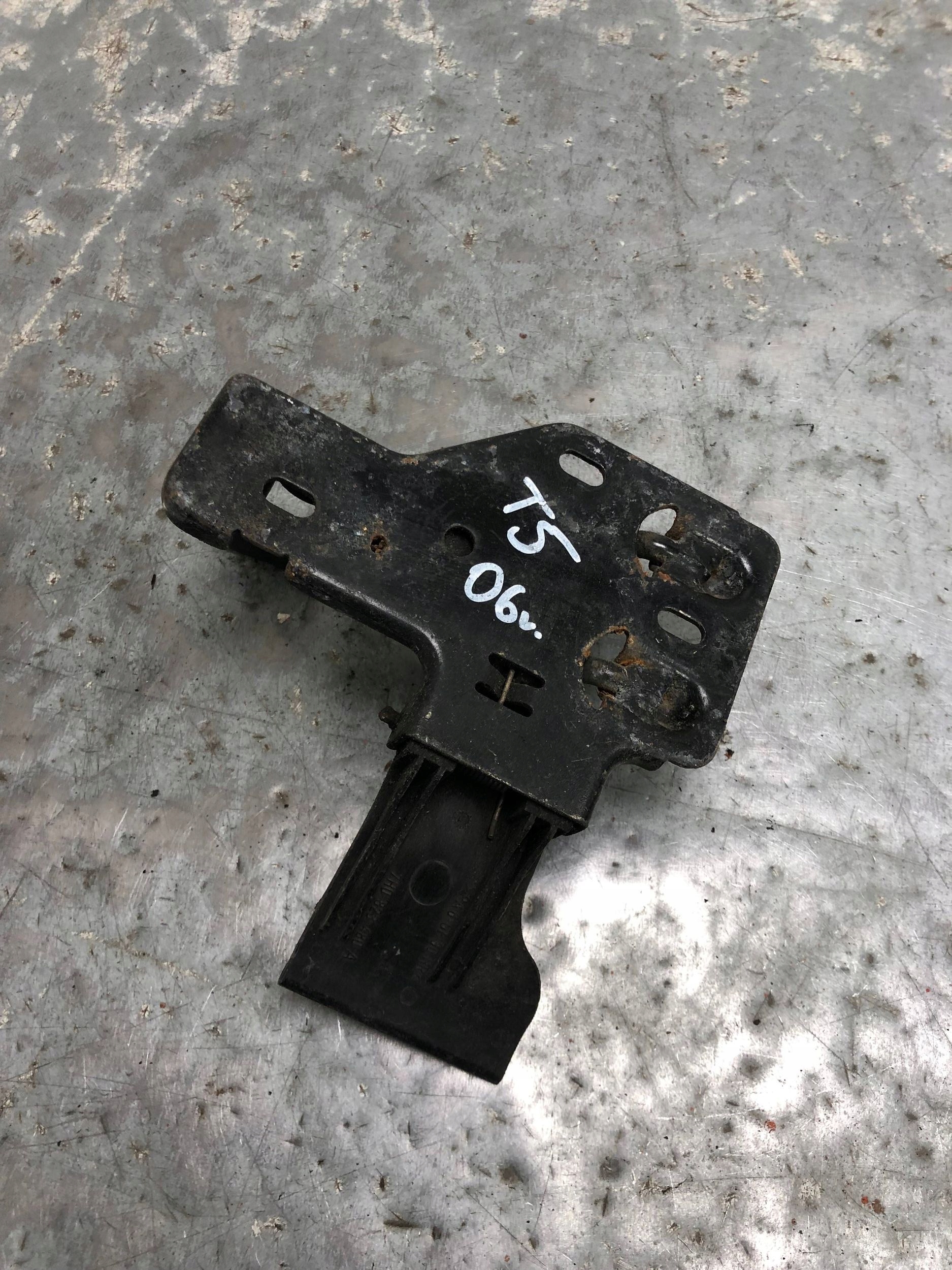 lock RYGIEL bonnets VW T5 7H0823480A