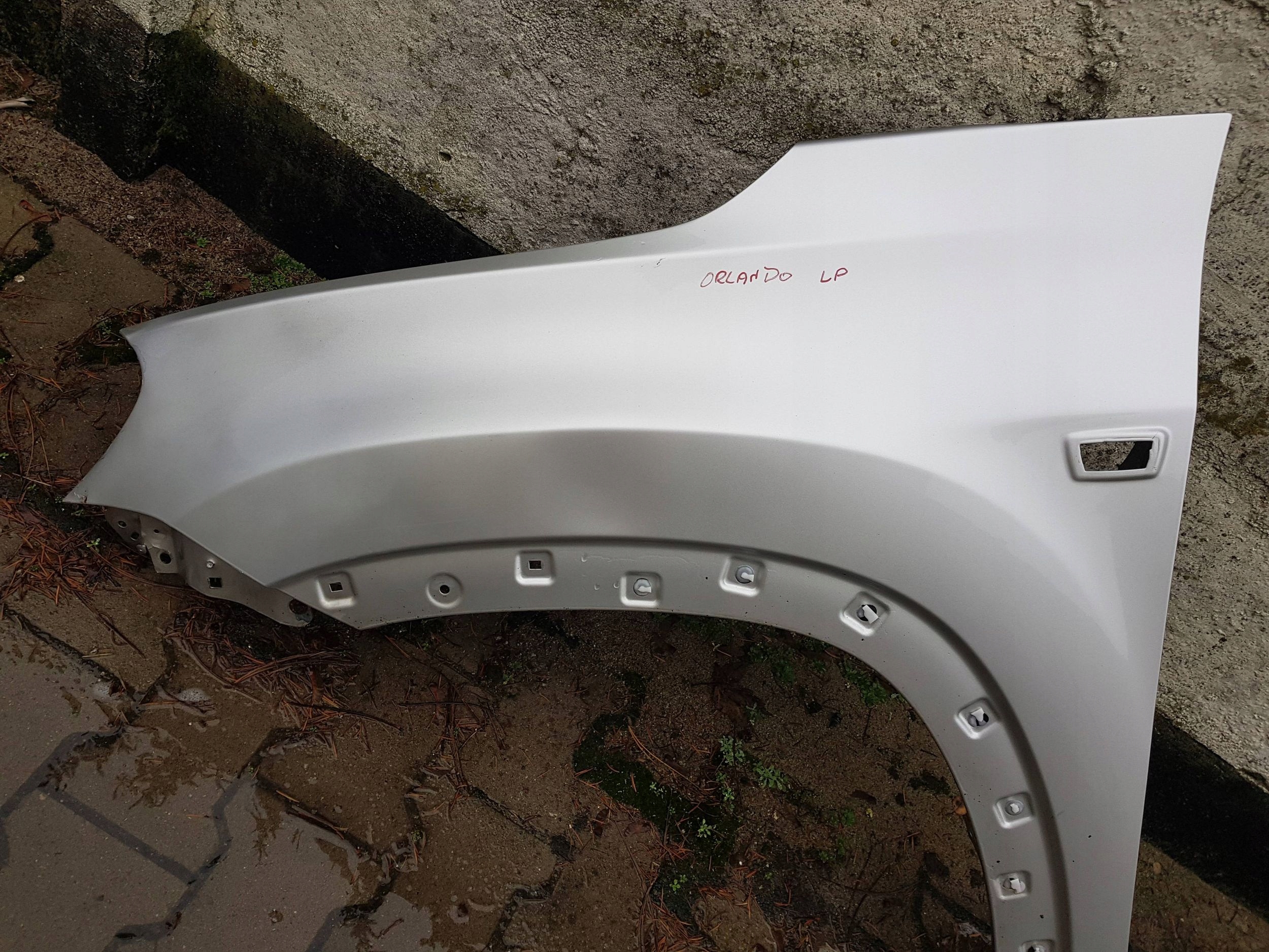 CHEVROLET ORLANDO fender left front GAN