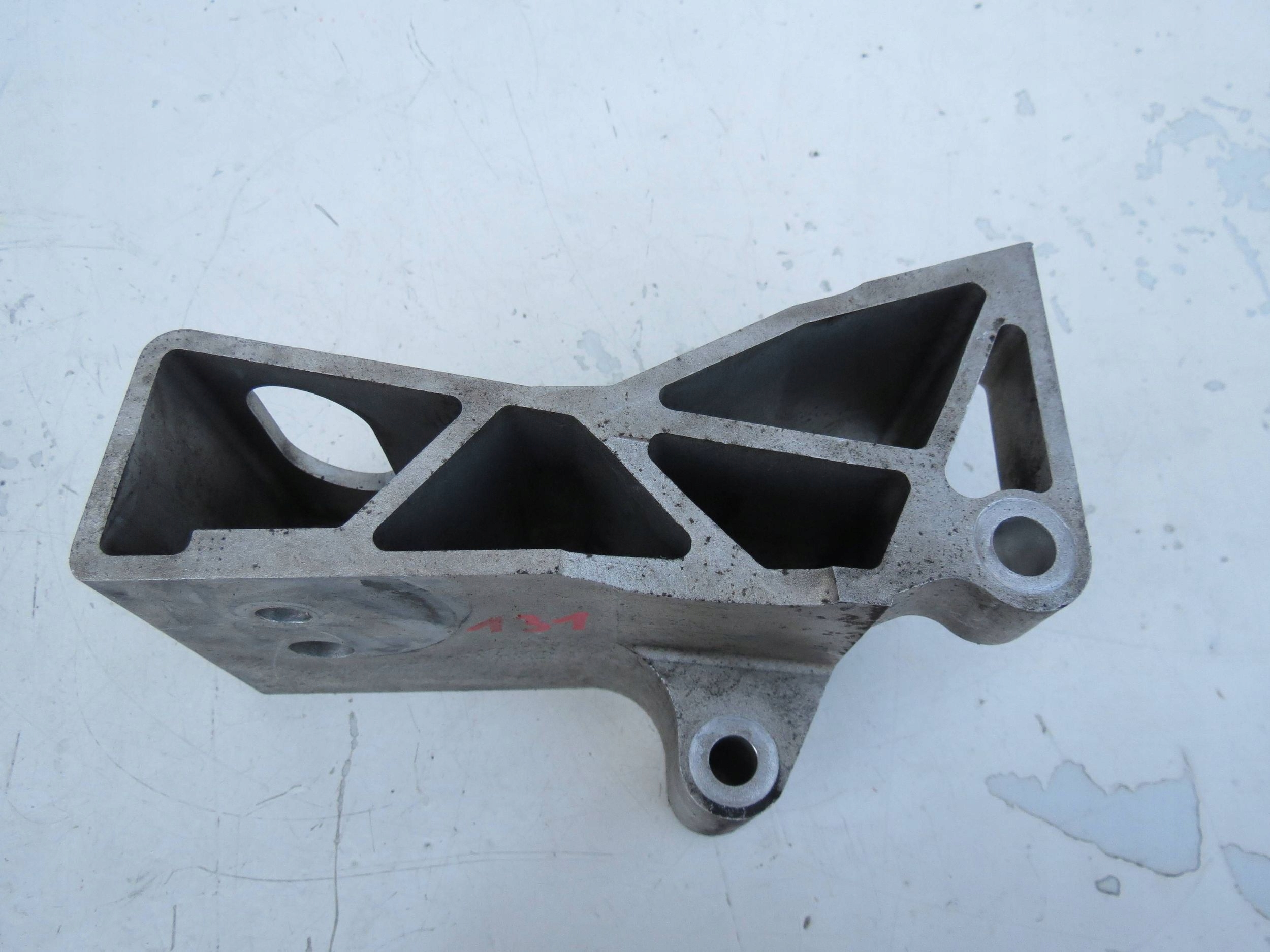 engine mount holder VOLVO XC70 II CROSS AWD 2.4D 185KM 2000-2007r