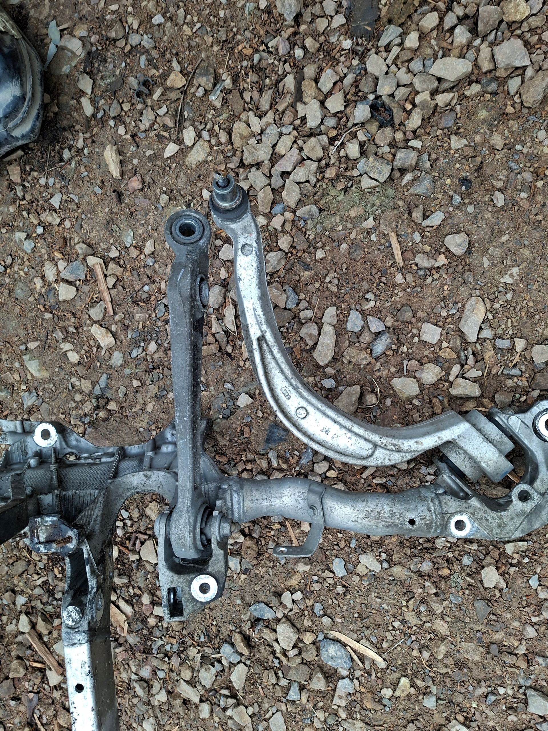 Essieu Bras Pont essieu AUDI A4 B8 A5 8T0399315J