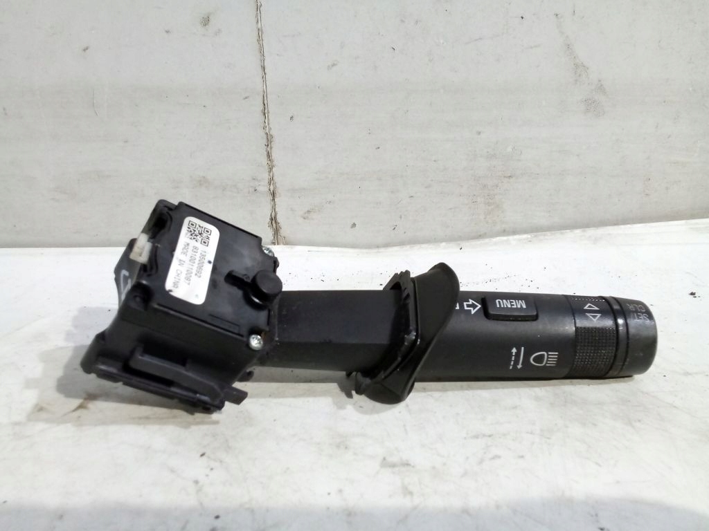 Chevrolet Cruze et Bouton Indicateurs de direction 13500692