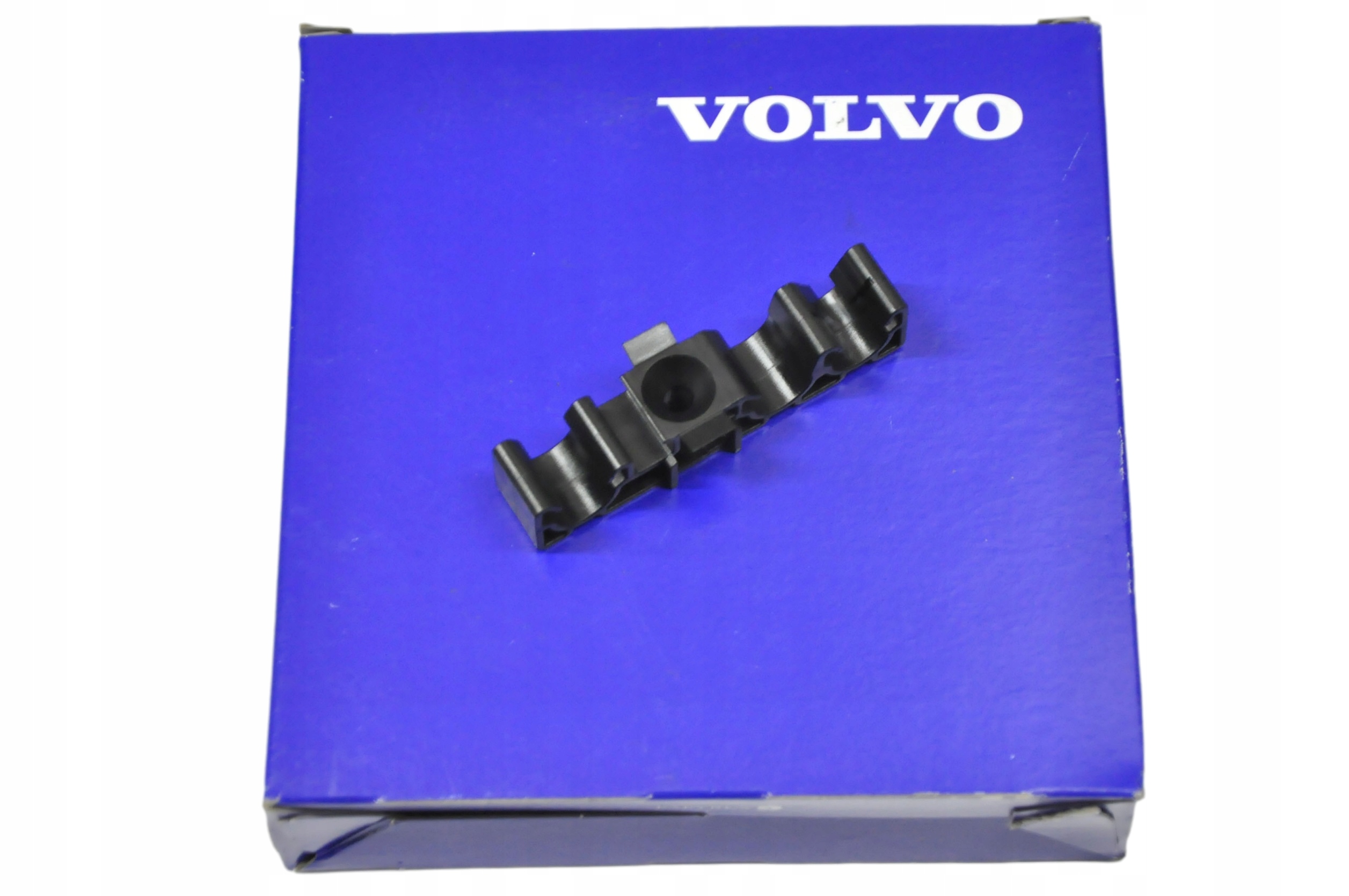 

Volvo V70 XC70 uchwyt spinka przewodu paliwowego