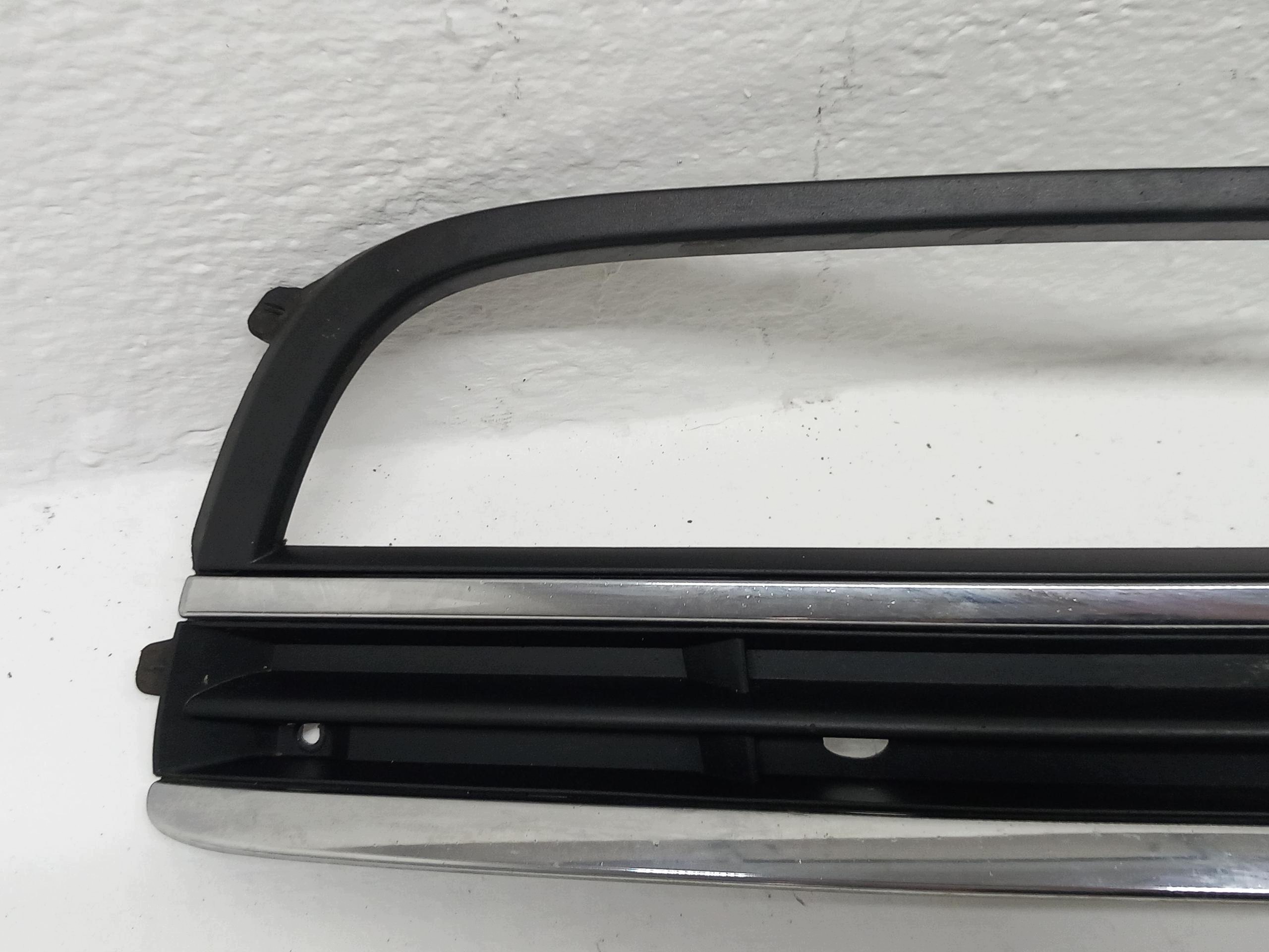 VW PASSAT B7 mřížka maska nárazníku pravý předek mlhovky 3AA853666 OEM