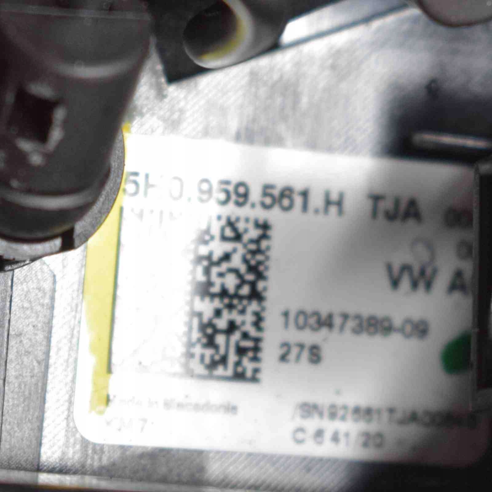 Освещение внутренние vw 5H0959561H 2.0л Дизель 2021