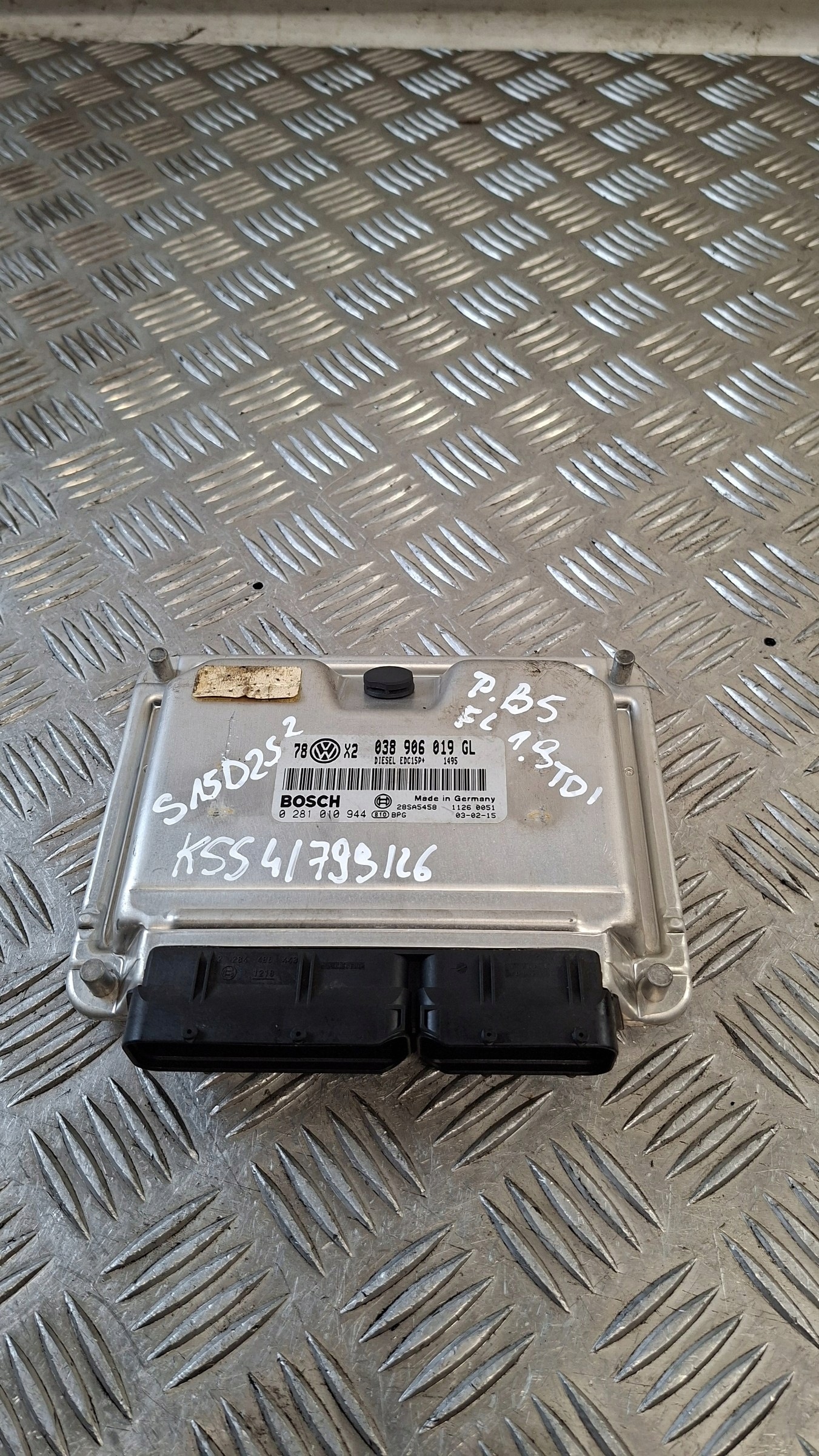 control unit of the engine VW PASSAT B5 1.9TDI 038906019GL
