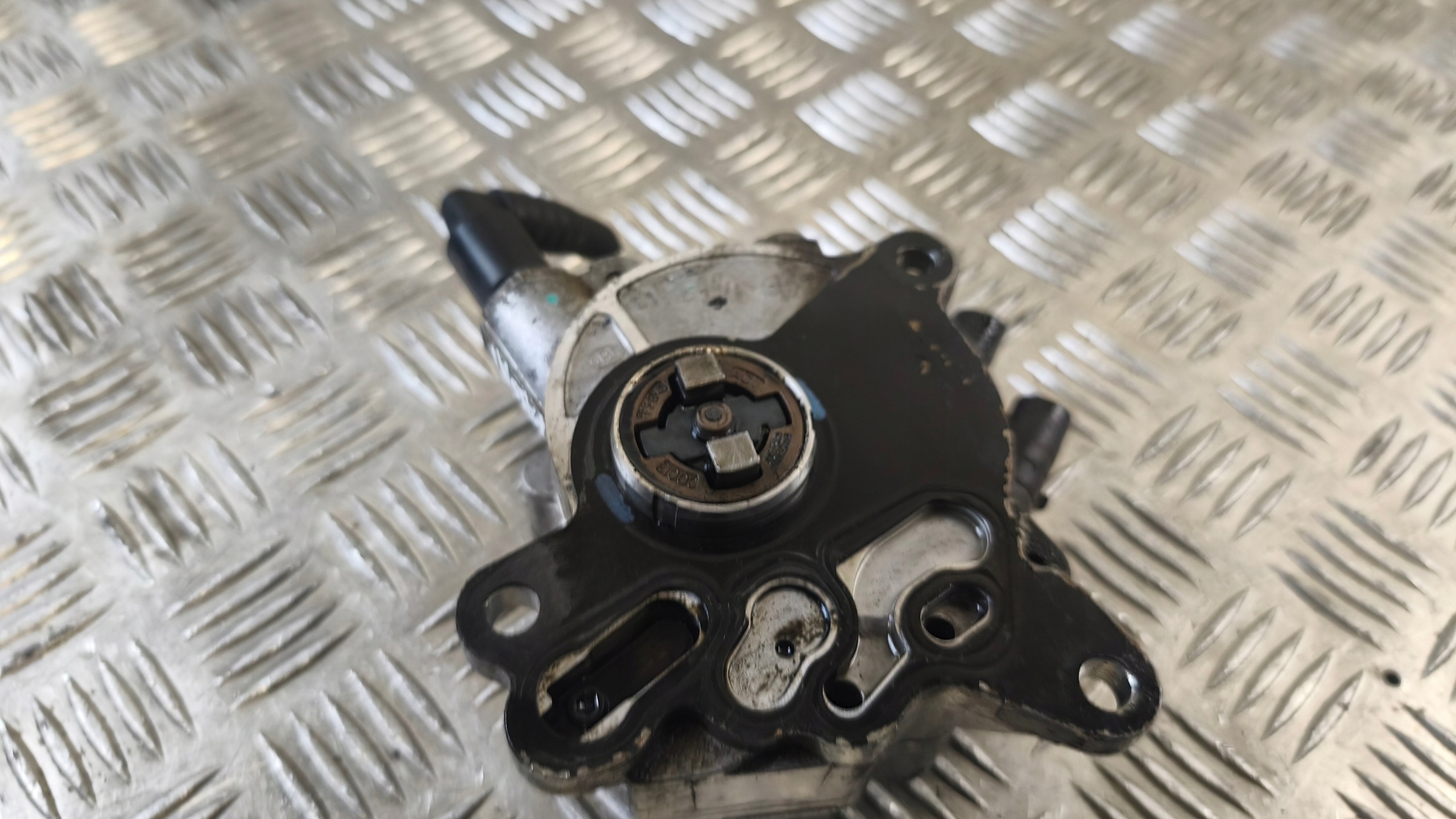 Pompa VACUM VW PASSAT B6 2.0TDI 03G-145-209
