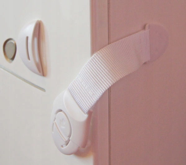 ZABEZPIECZENIE SZAFEK BLOKADA DRZWI LODÓWKI czarne Kolor czerń