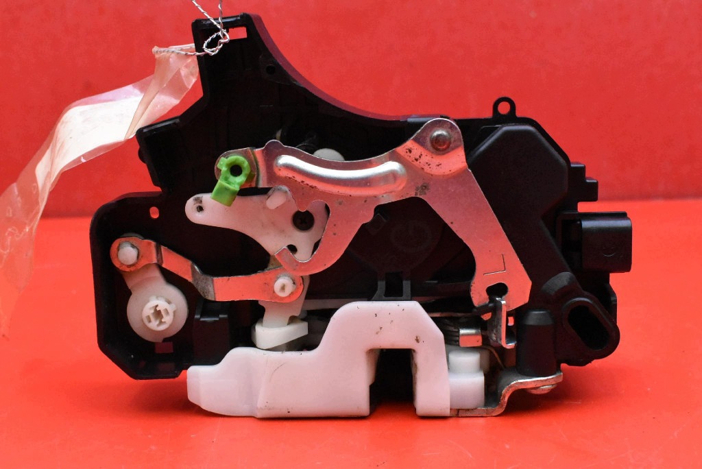 lock door left front front EU MITSUBISHI 6 VI Z30 5D HB 02-09