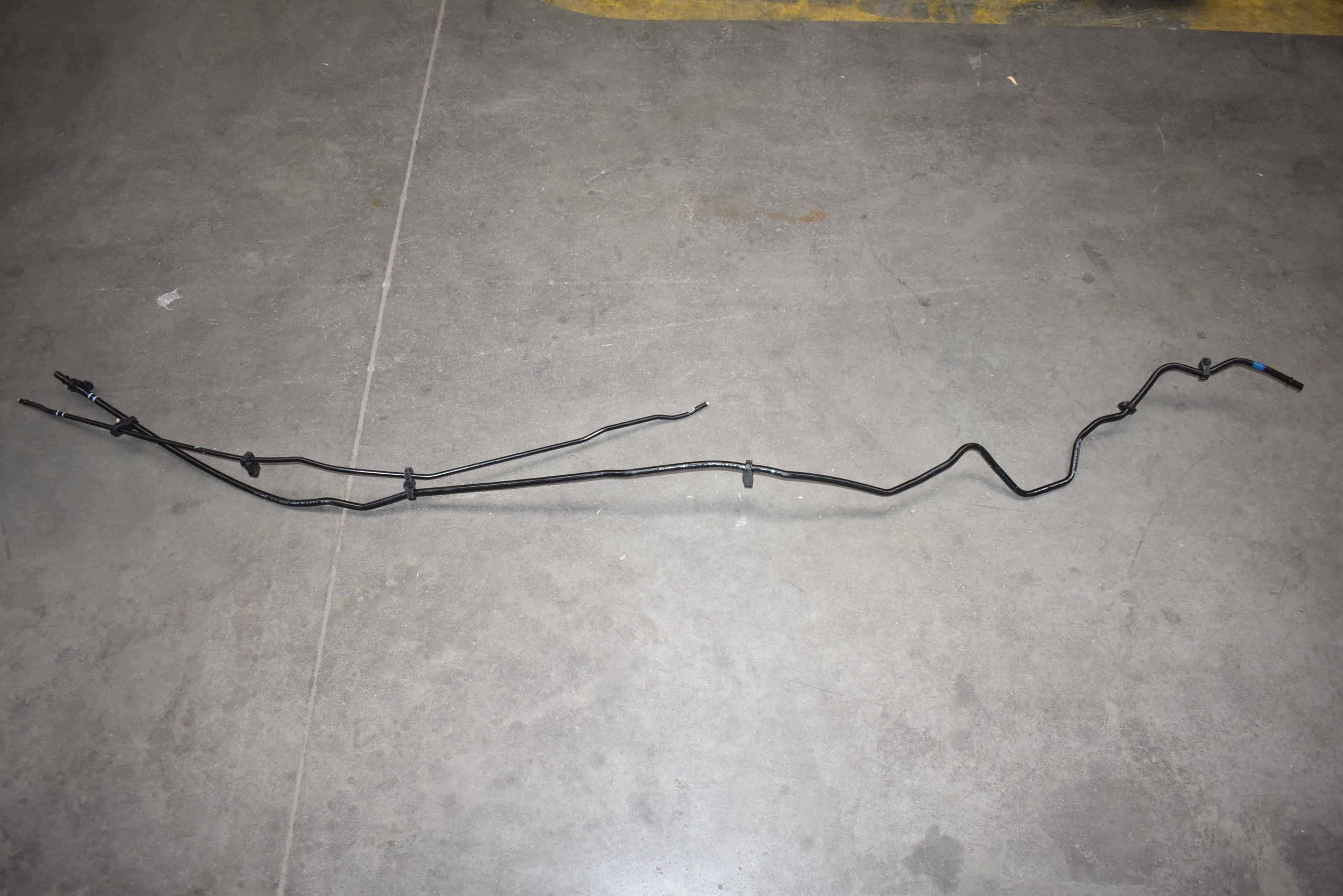 IDEALNE fuel hose MERCEDES W206 C63 1