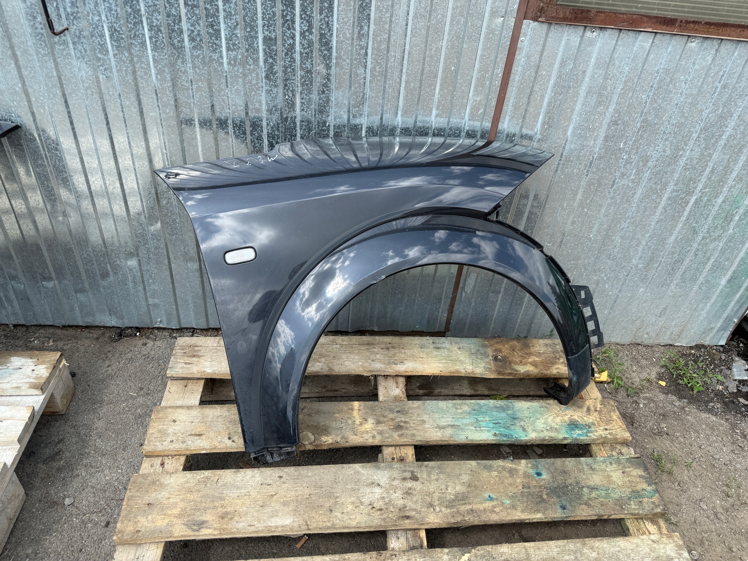 AUDI A2 fender front front right LZ9W