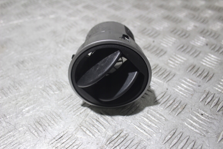 воздухозаборник жалюзи потока воздуха mazda 3 II