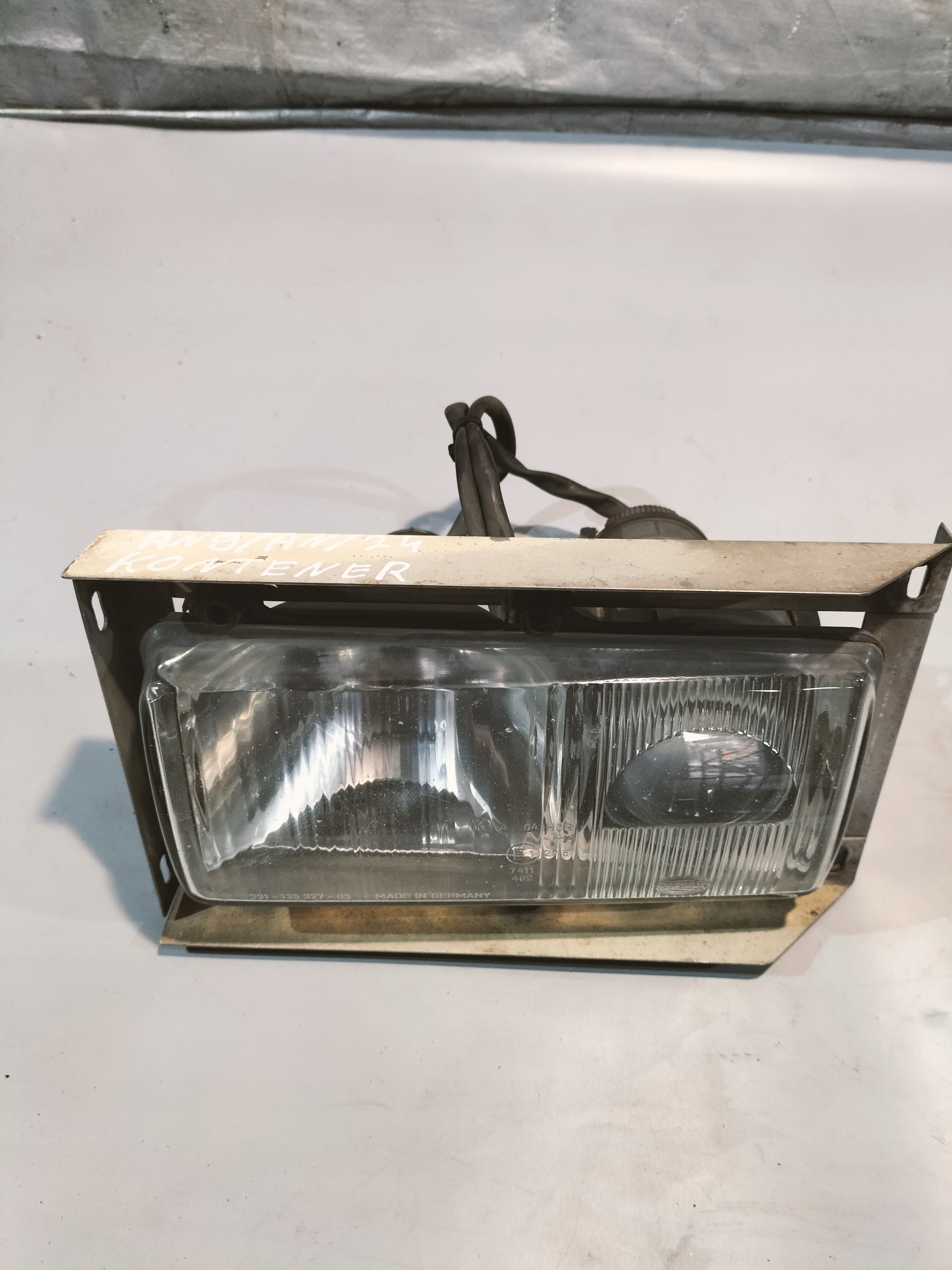 REFLEKTOR light front SCANIA 4 left HELLA