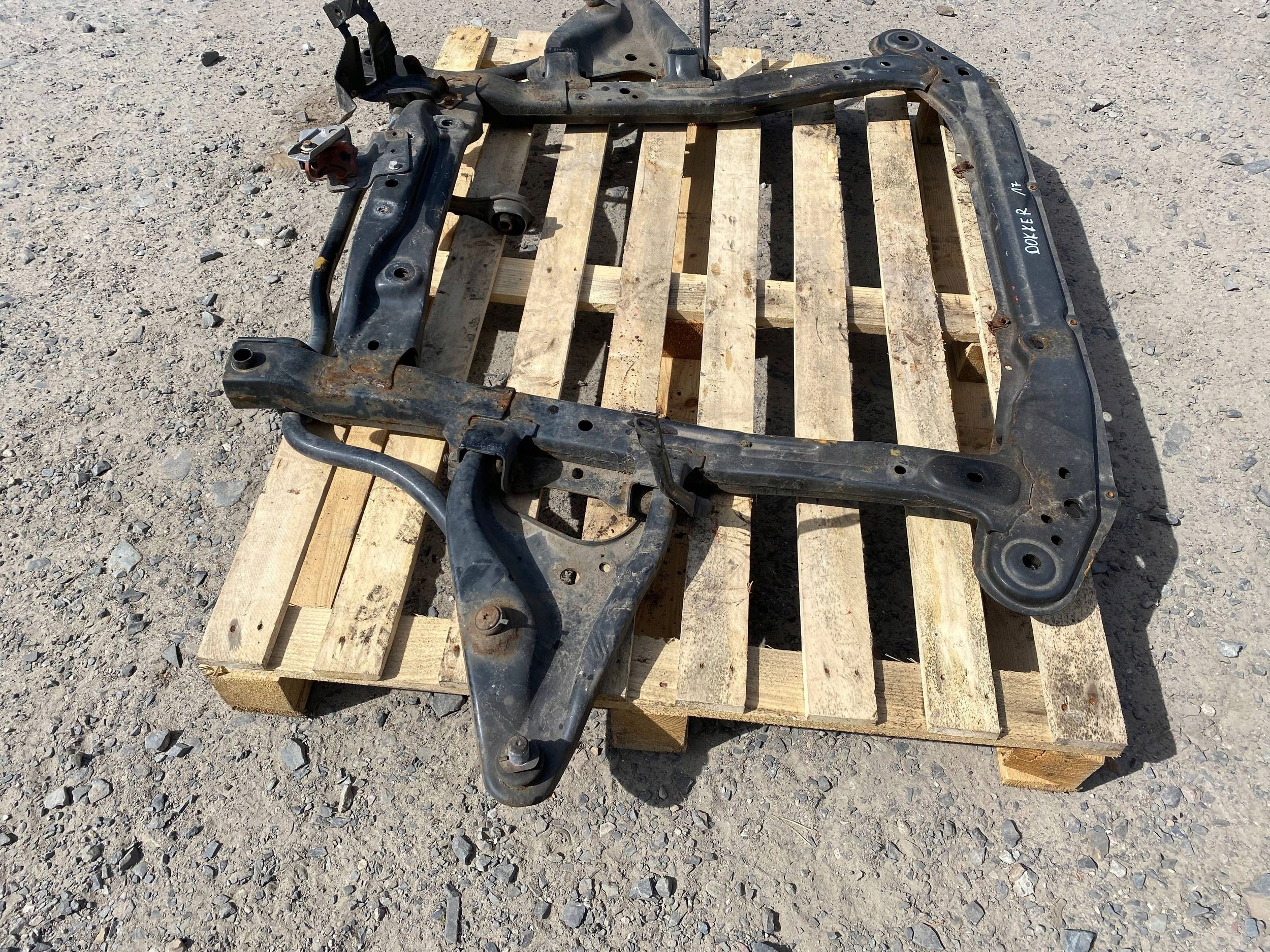 DACIA DOKKER and LIFT axle beam subframe axle beam sider front 544035350R