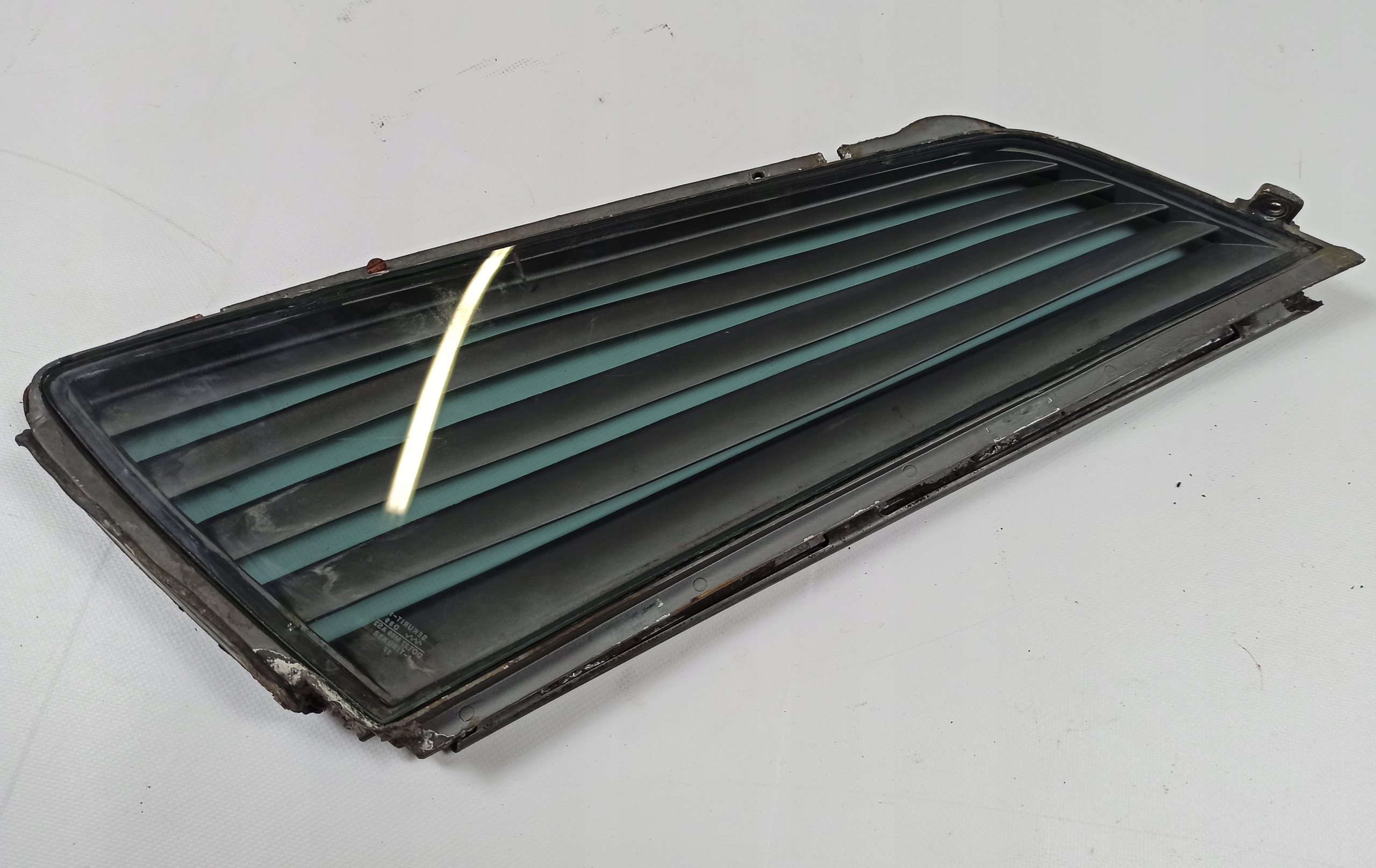 window side trojkat bodywork Mercedes SLC C107