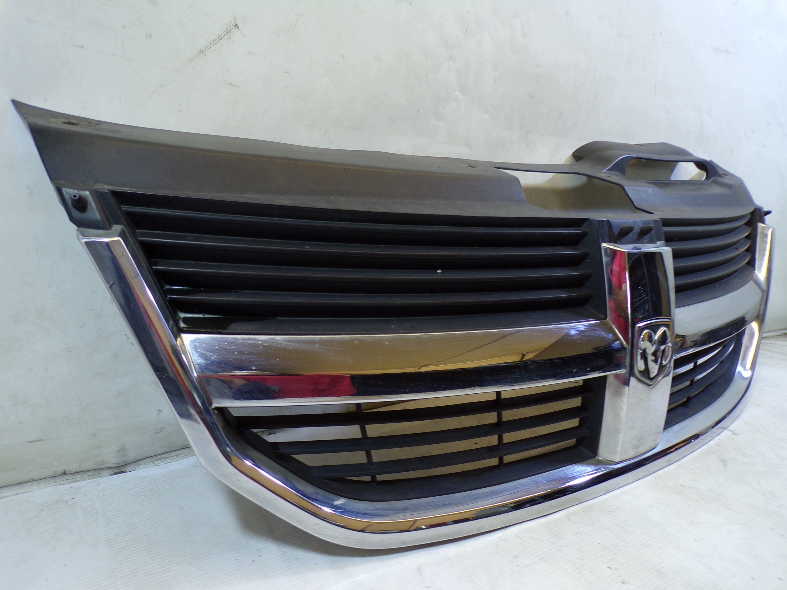 grille masque radiateur DODGE JOURNEY
