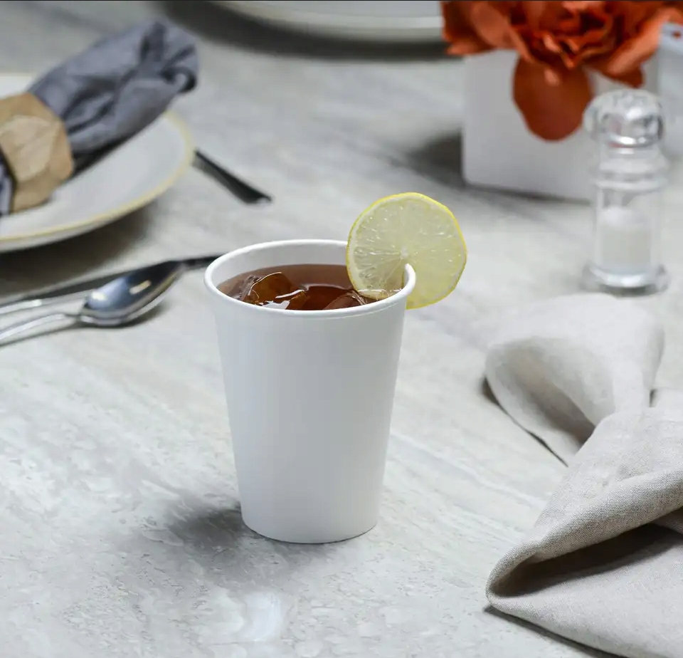 KUBKI PAPIEROWE DO KAWY JEDNORAZOWE 250ml BIAŁE EKOLOGICZNE NIE PRZECIEKAJĄ Kolor biały