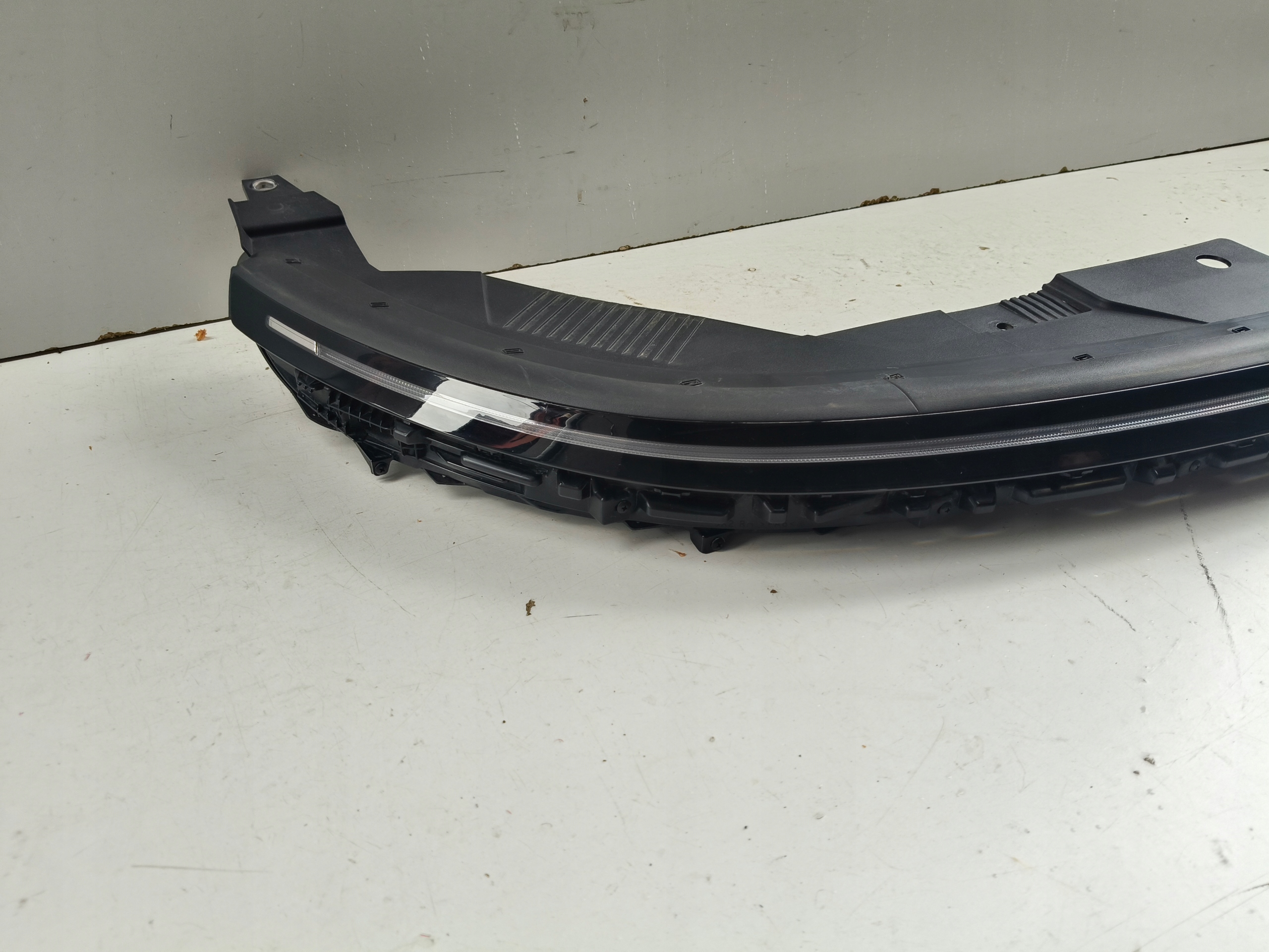 light LED upper HYUNDAI KONA II 23