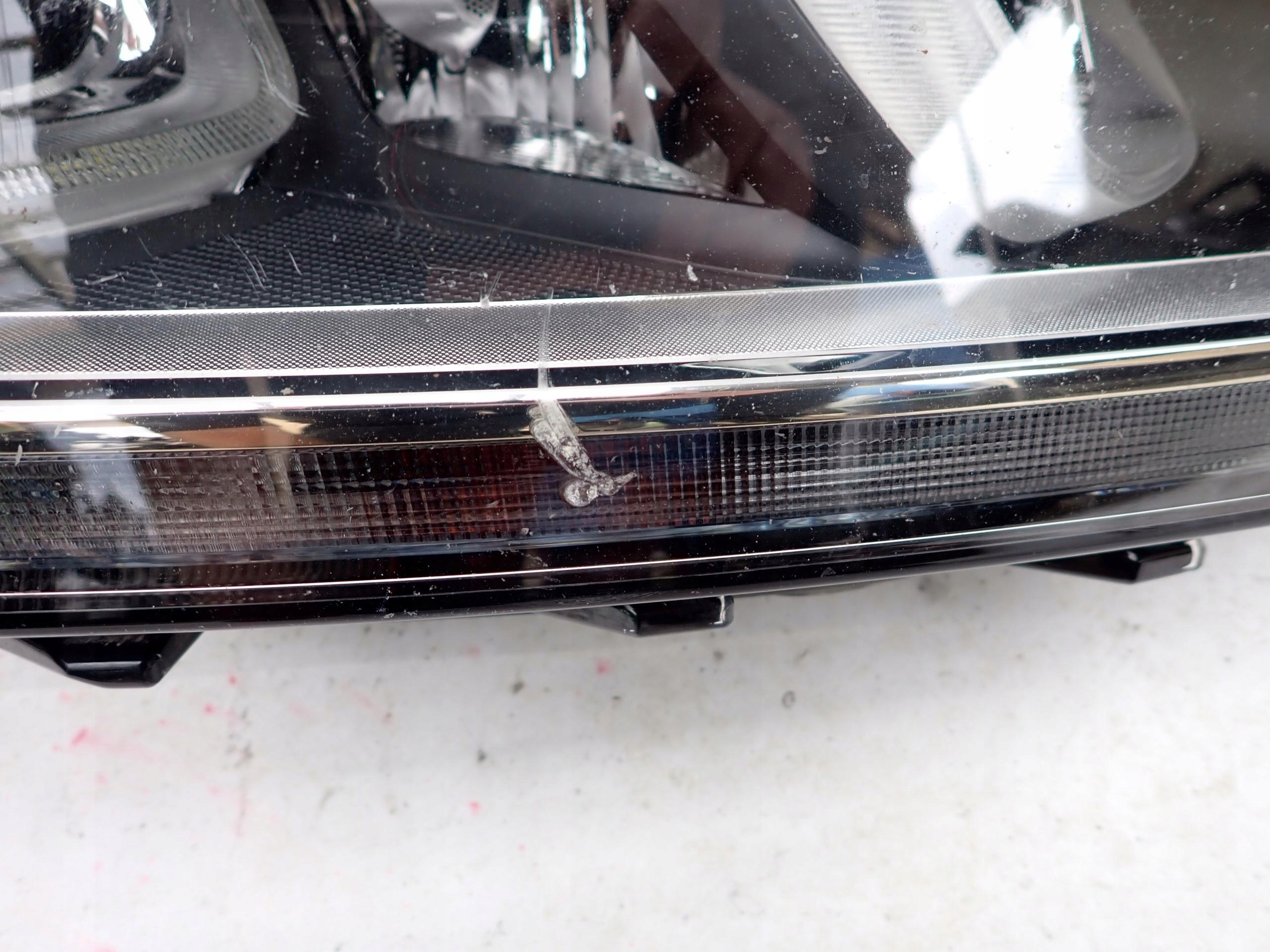 VW GOLF SPORTSVAN 14- light right front front BI XENON