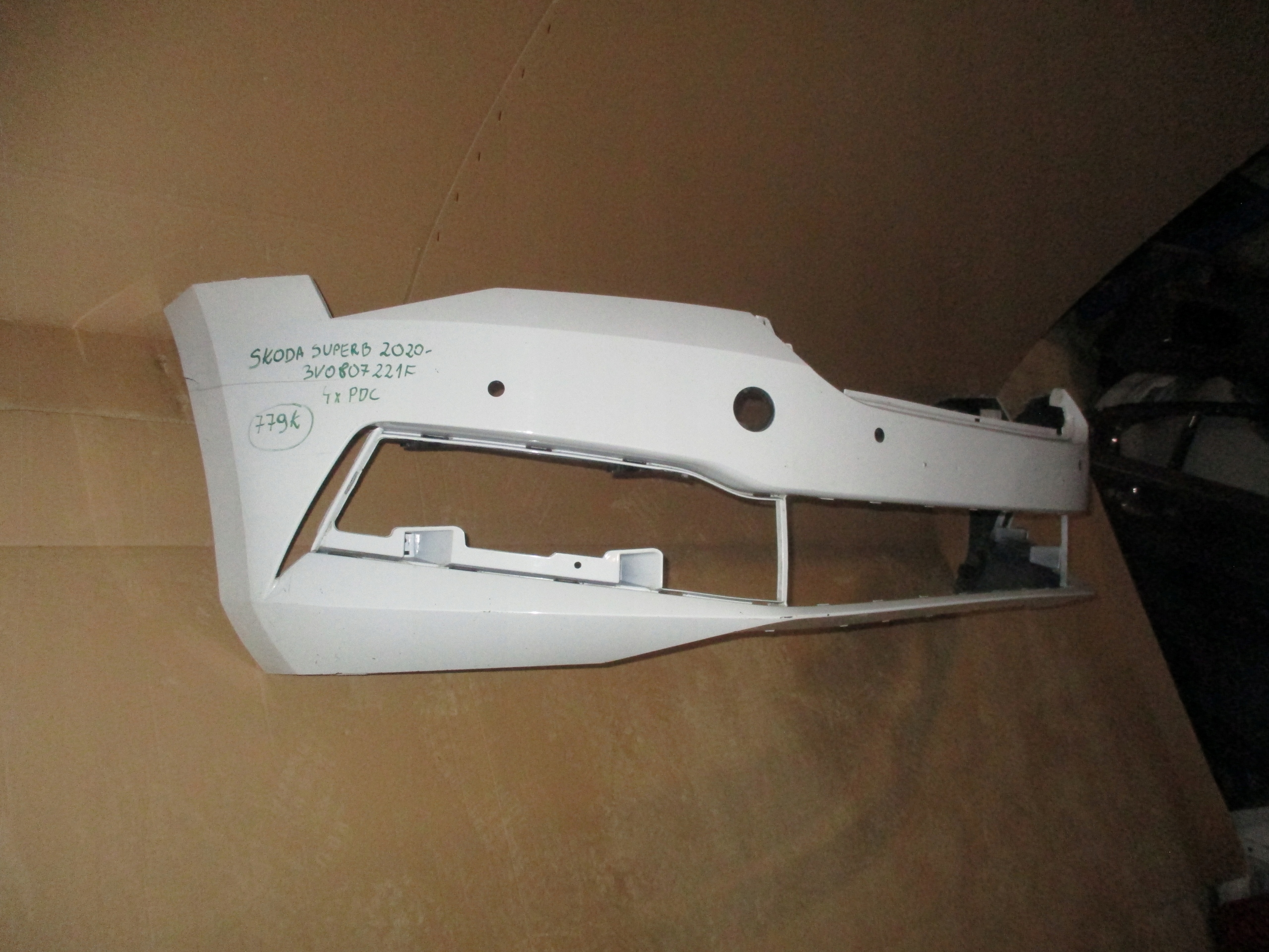 bumper front front Skoda Superb III Lift 2020r- 4xPDC 3V0807221F