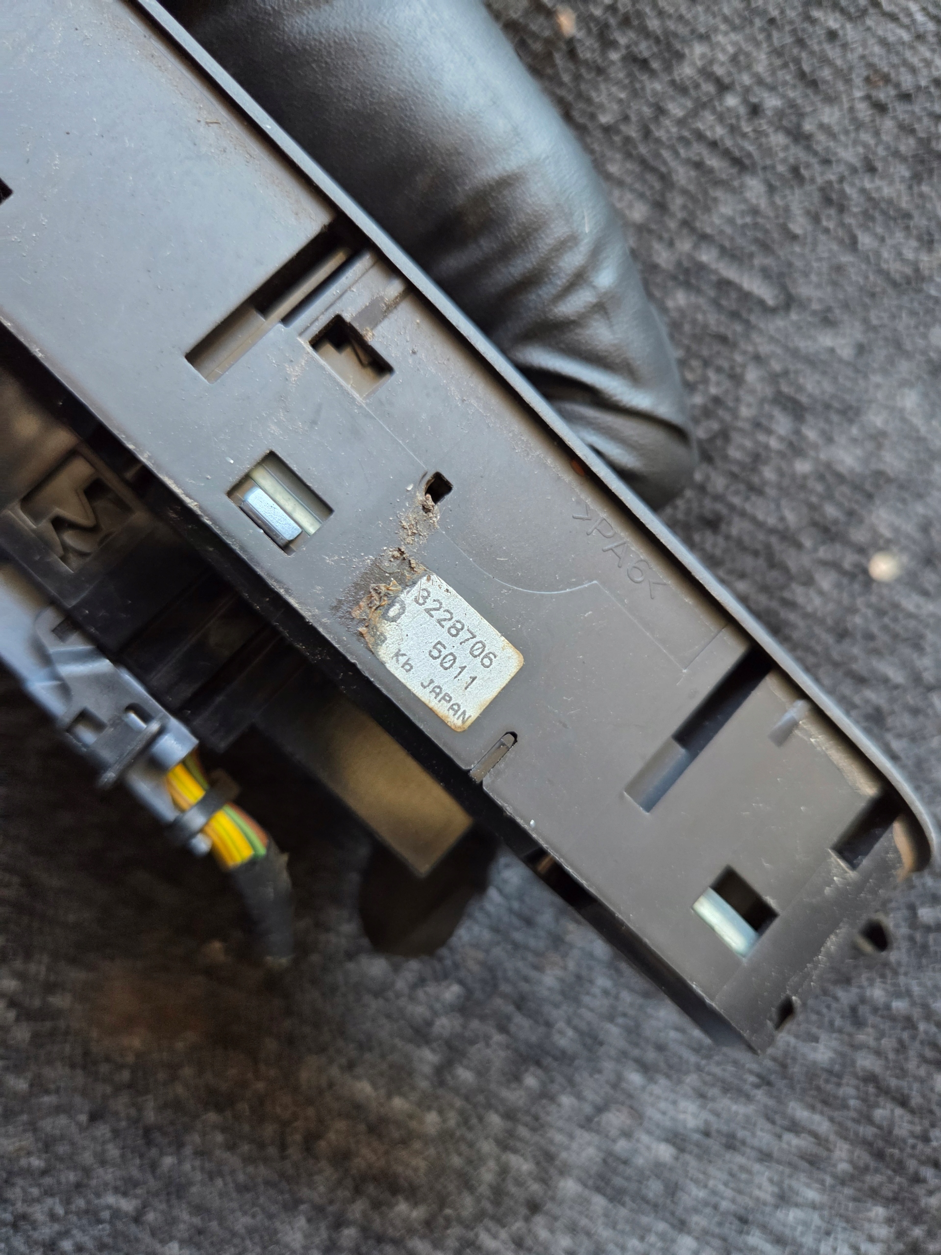 window control switch OPEL ZAFIRA B ASTRA H 13228706