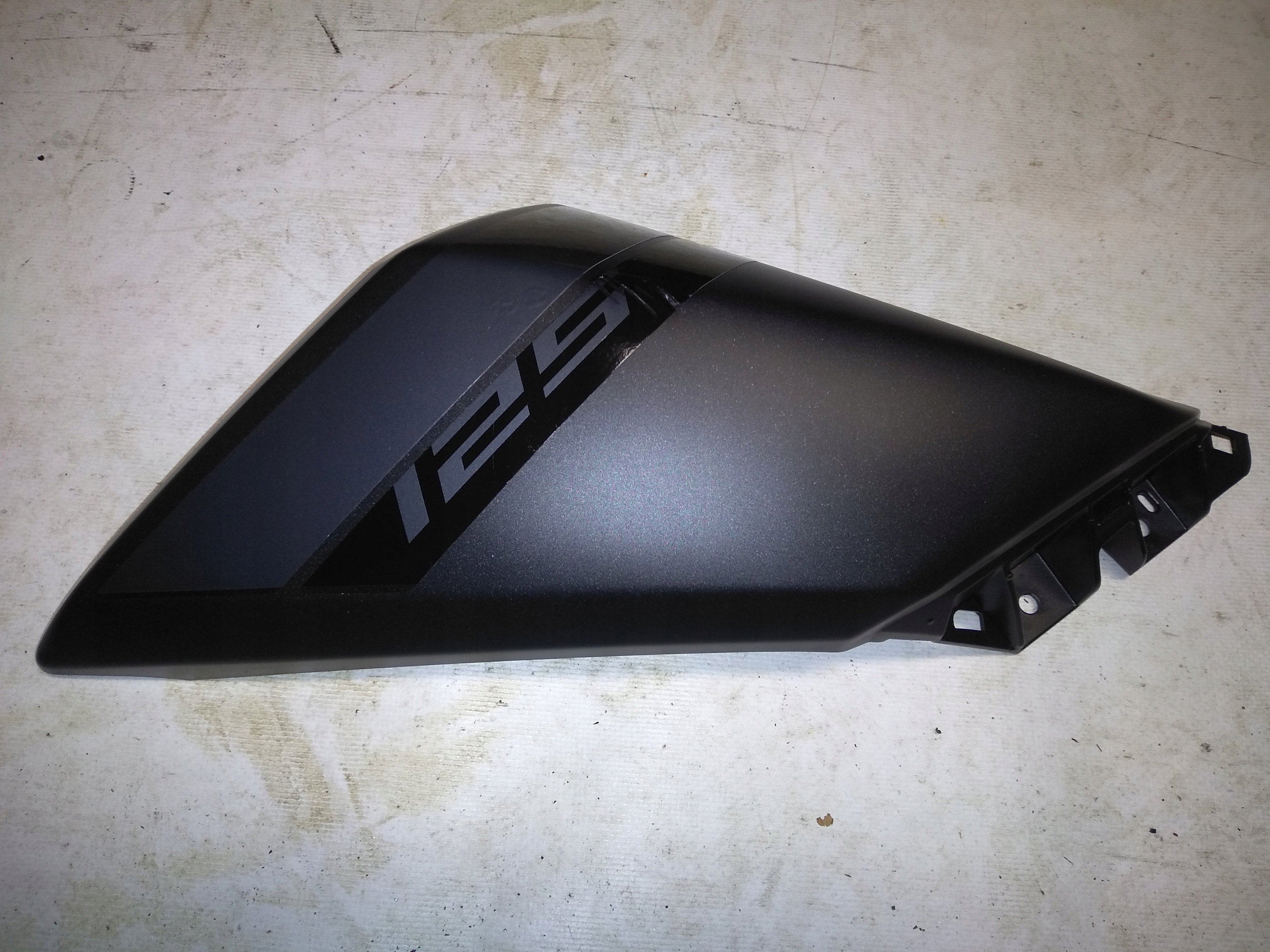 Yamaha Mt 125 22r krytka prívodu vzduchu ľavá bočnica originál