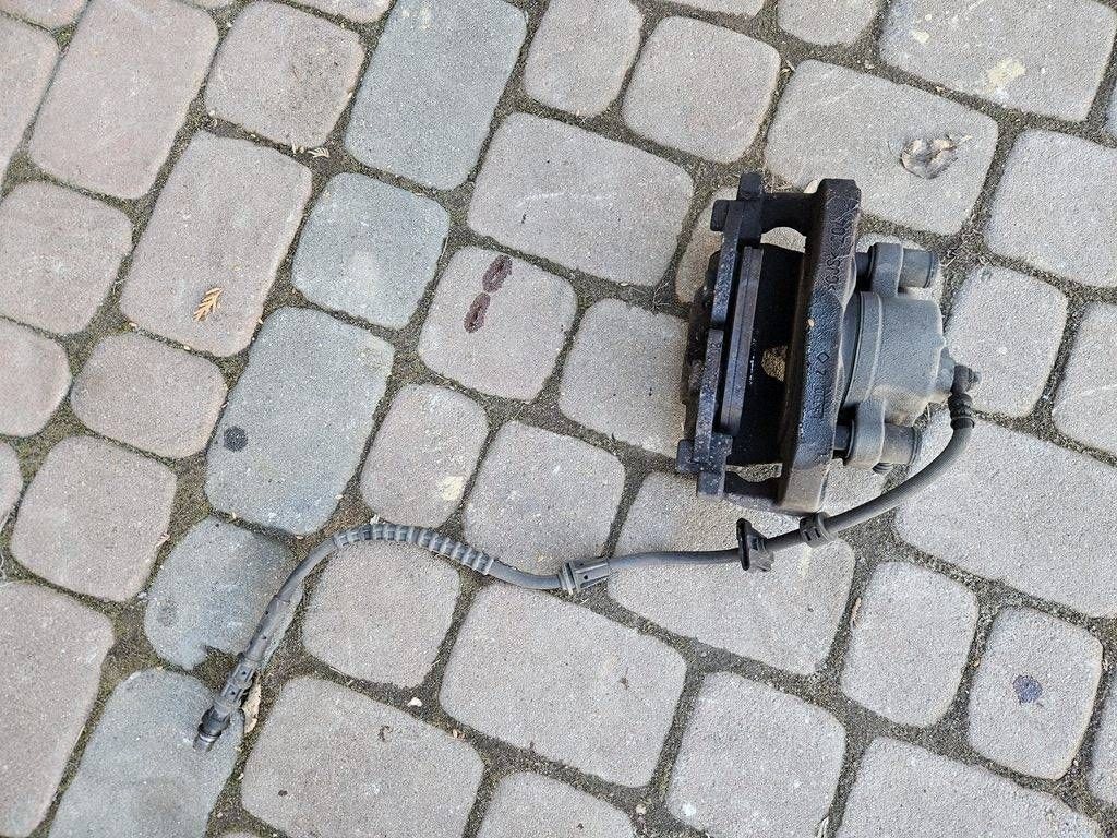 caliper front front jarzmo right PROACE VIVARO C SCUDO JUMPY EXPERT