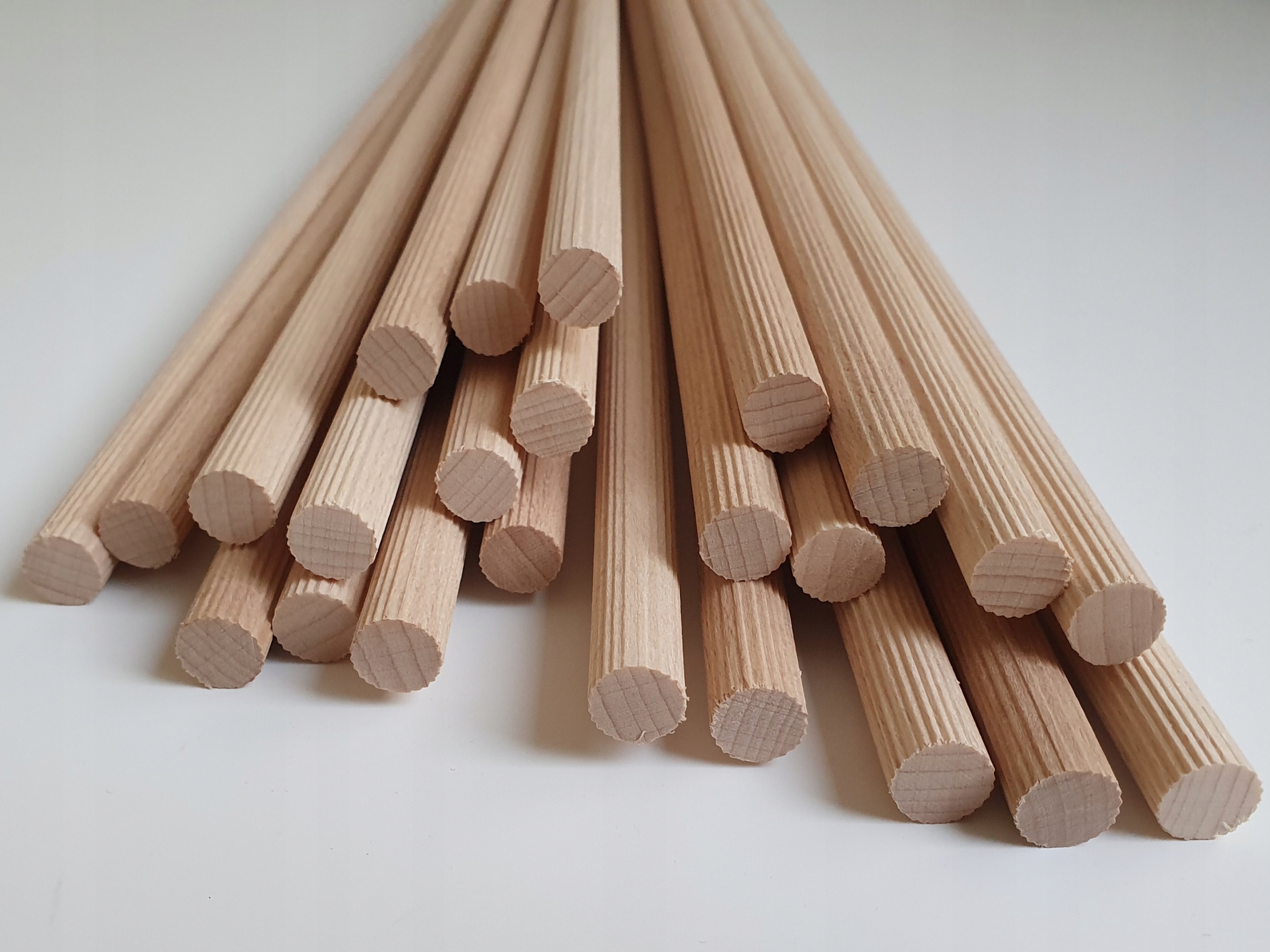 KOŁKI MEBLOWE MONTAŻOWE DRĄŻKI DREWNO 8 MM 20 SZT Marka inna