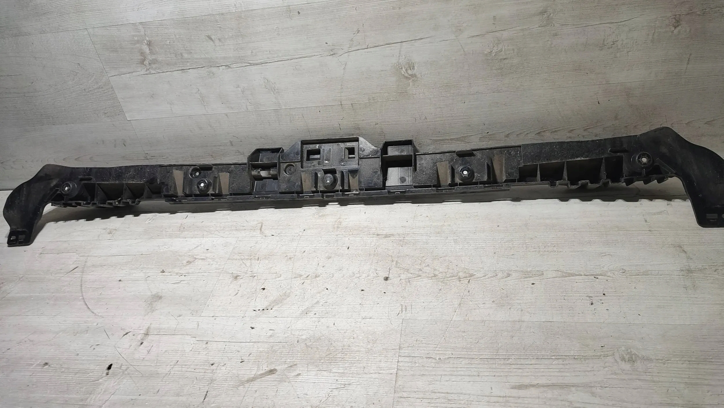 Jeep Cherokee KL 15r. 2.0d Halter Halter der Stoßstange heck