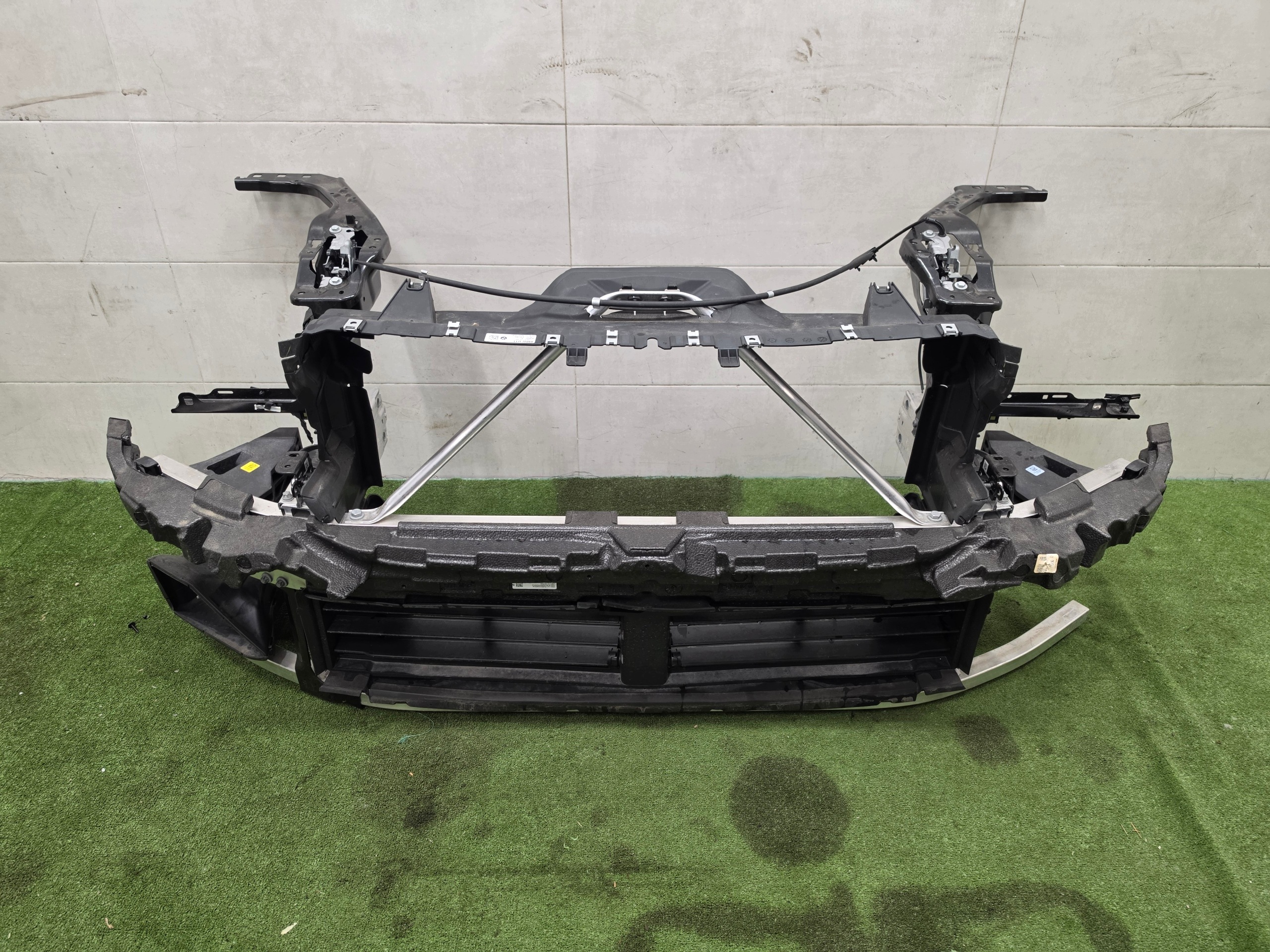 BMW X1 U11 front bonnet bumper lights fender support panel for radiators 475 m-packet