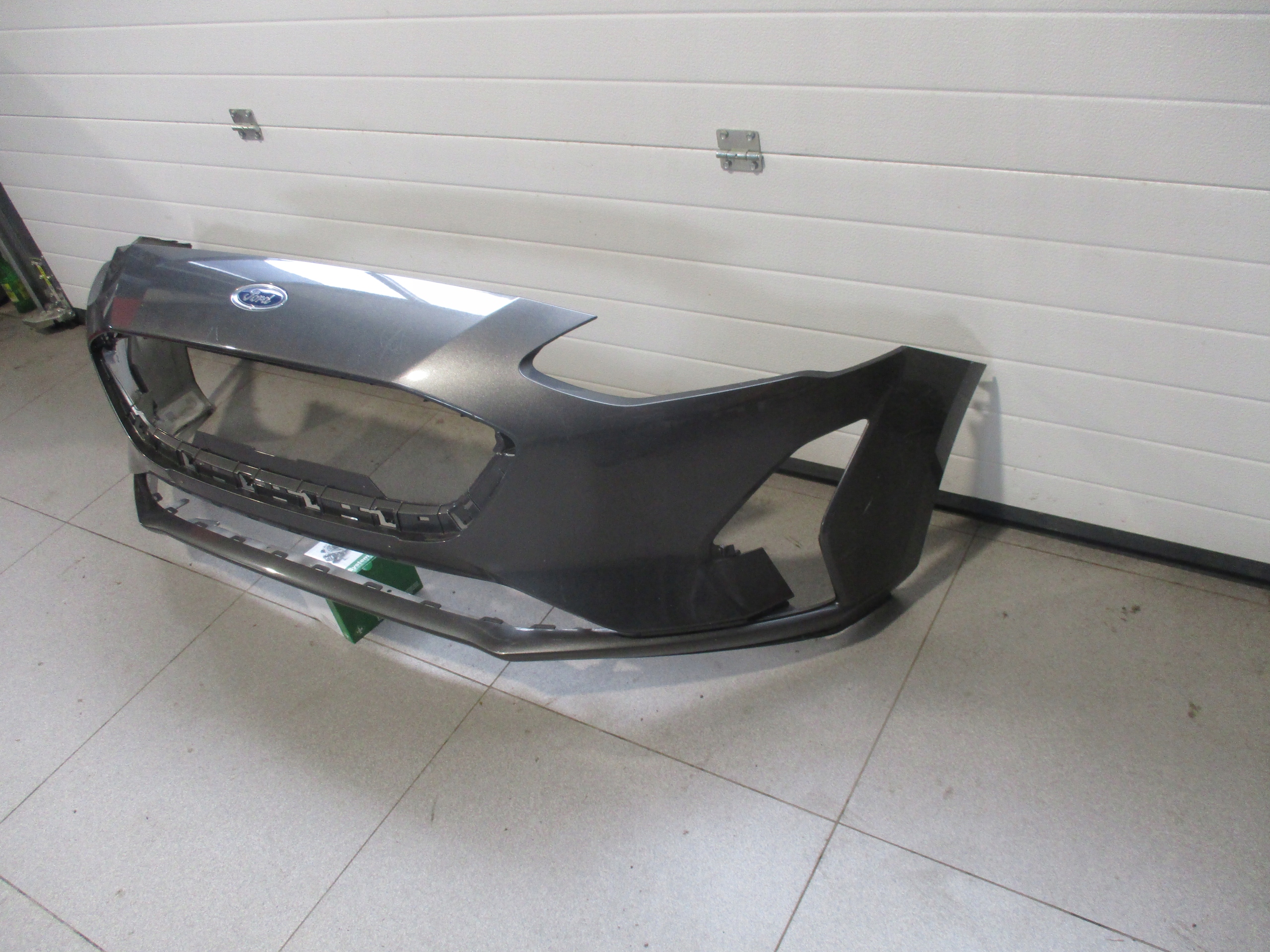 nárazník předek Ford Focus MK4 0097A