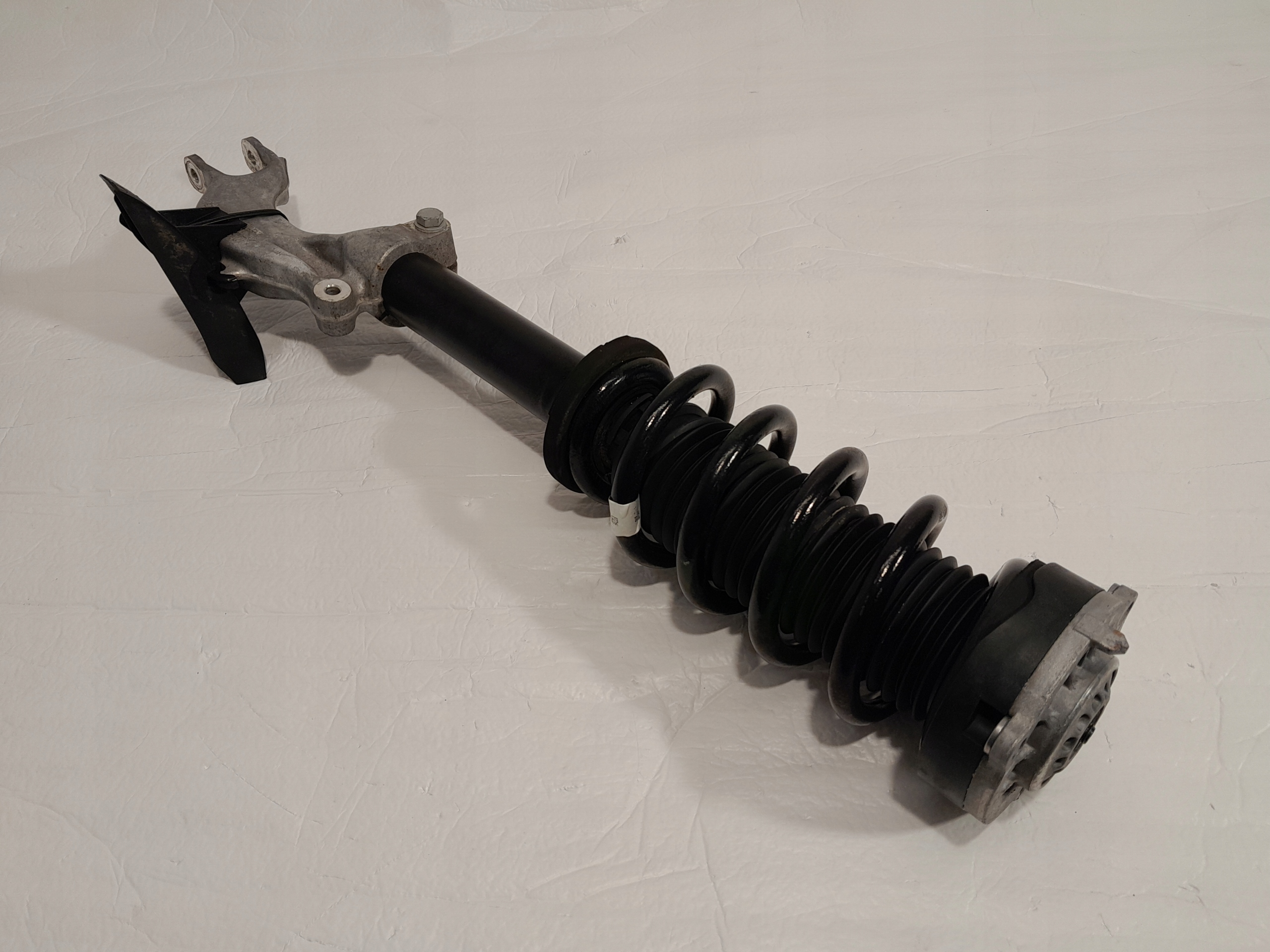 PORSCHE CAYENNE 9Y shock absorber KIEL left front 4M4031AE 4M0413037